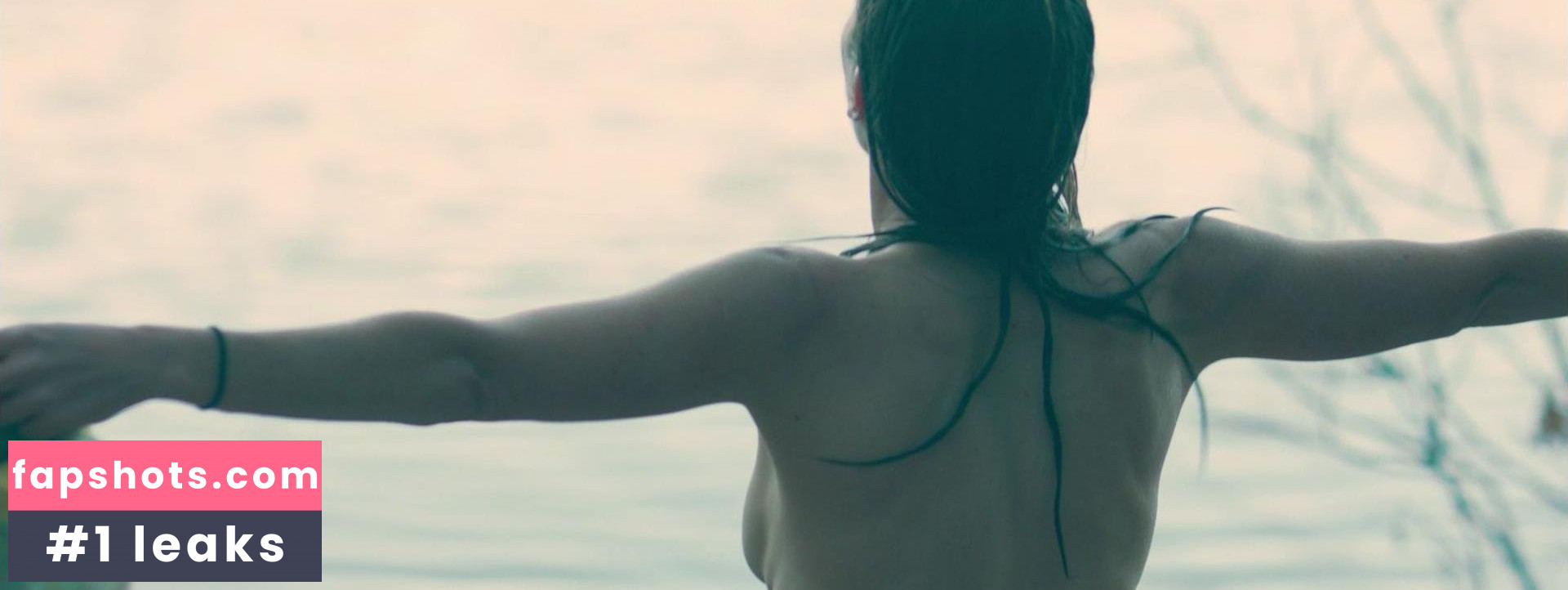 Stephanie Ellis gallery photo #9