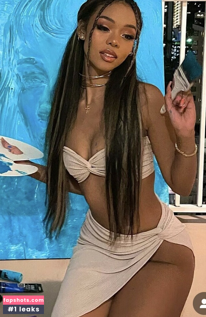 Stephanie Hikaru gallery photo #12