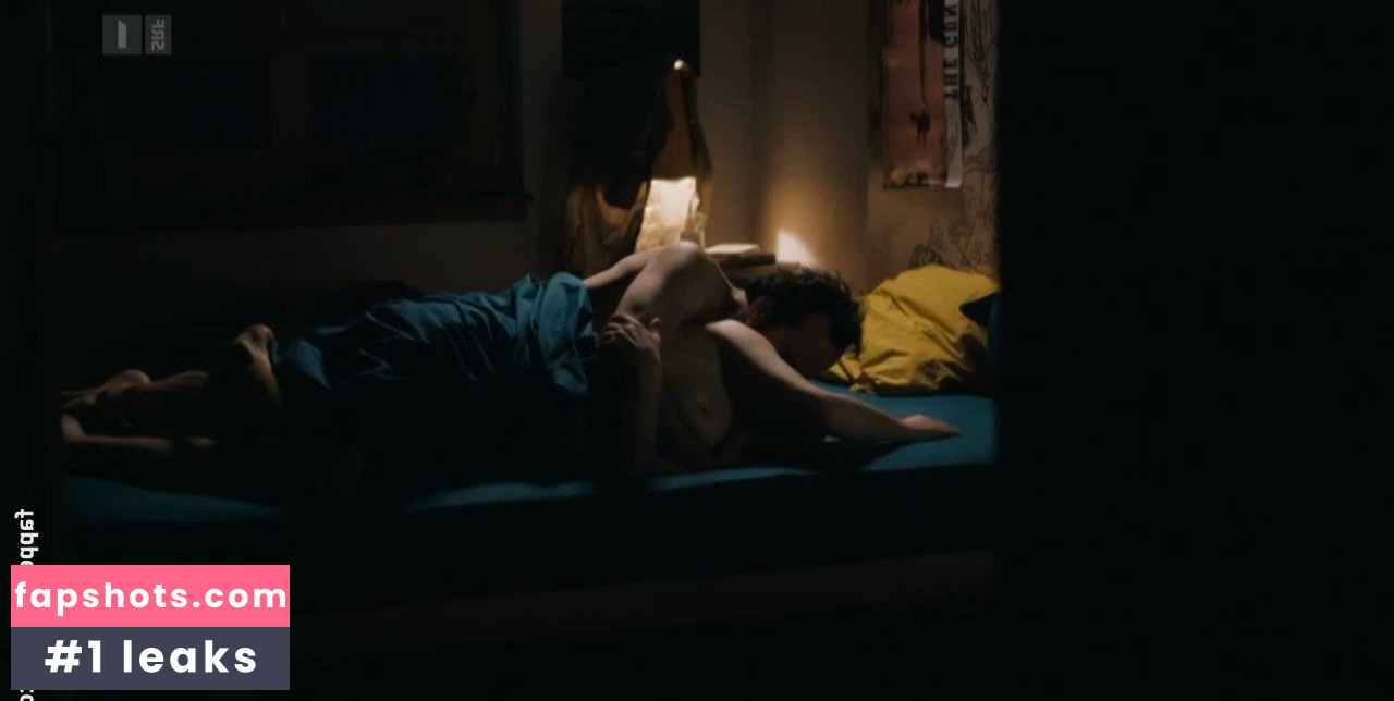 Stephanie Japp gallery photo #2