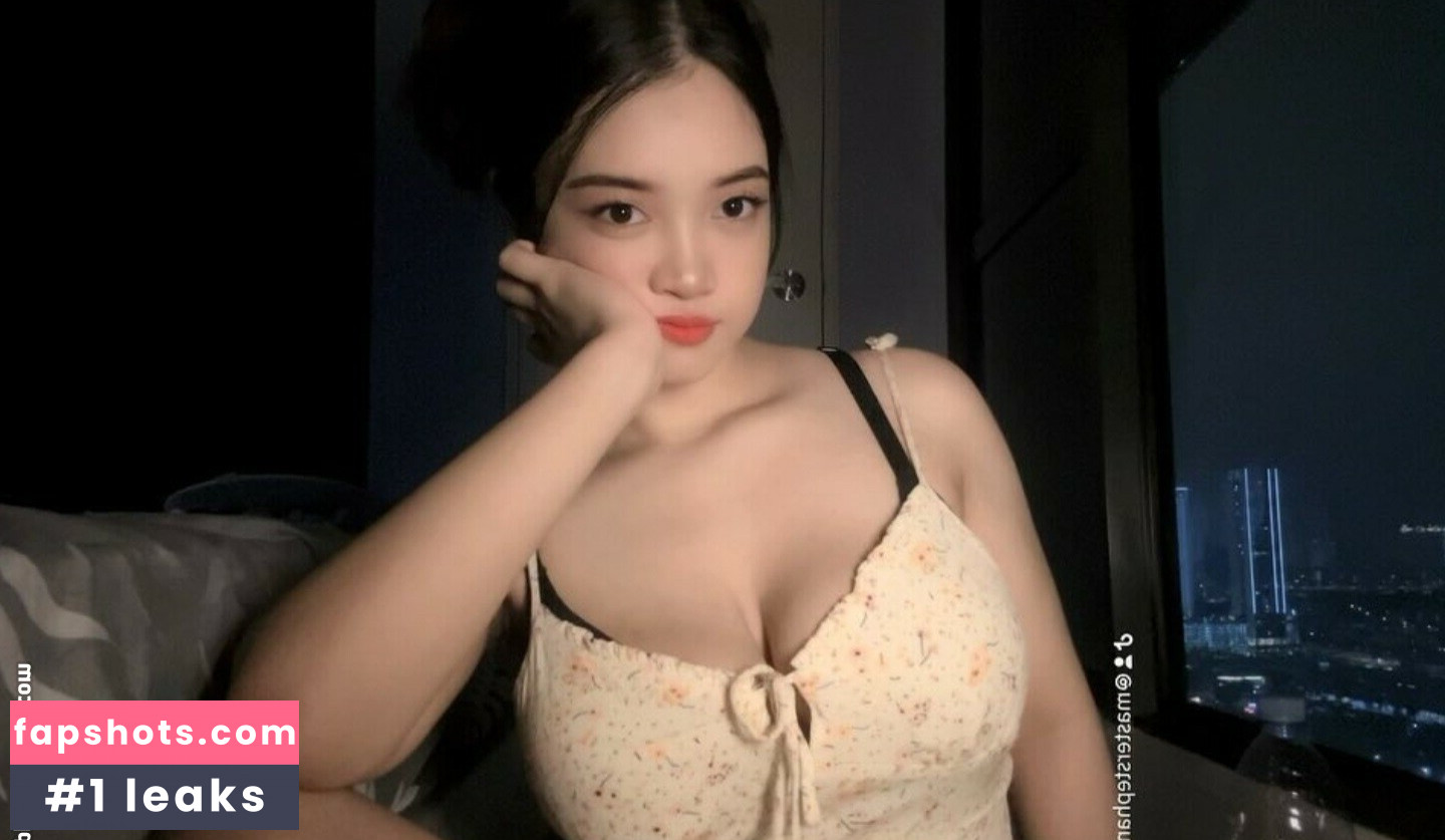 Stephanie Lee gallery photo #3