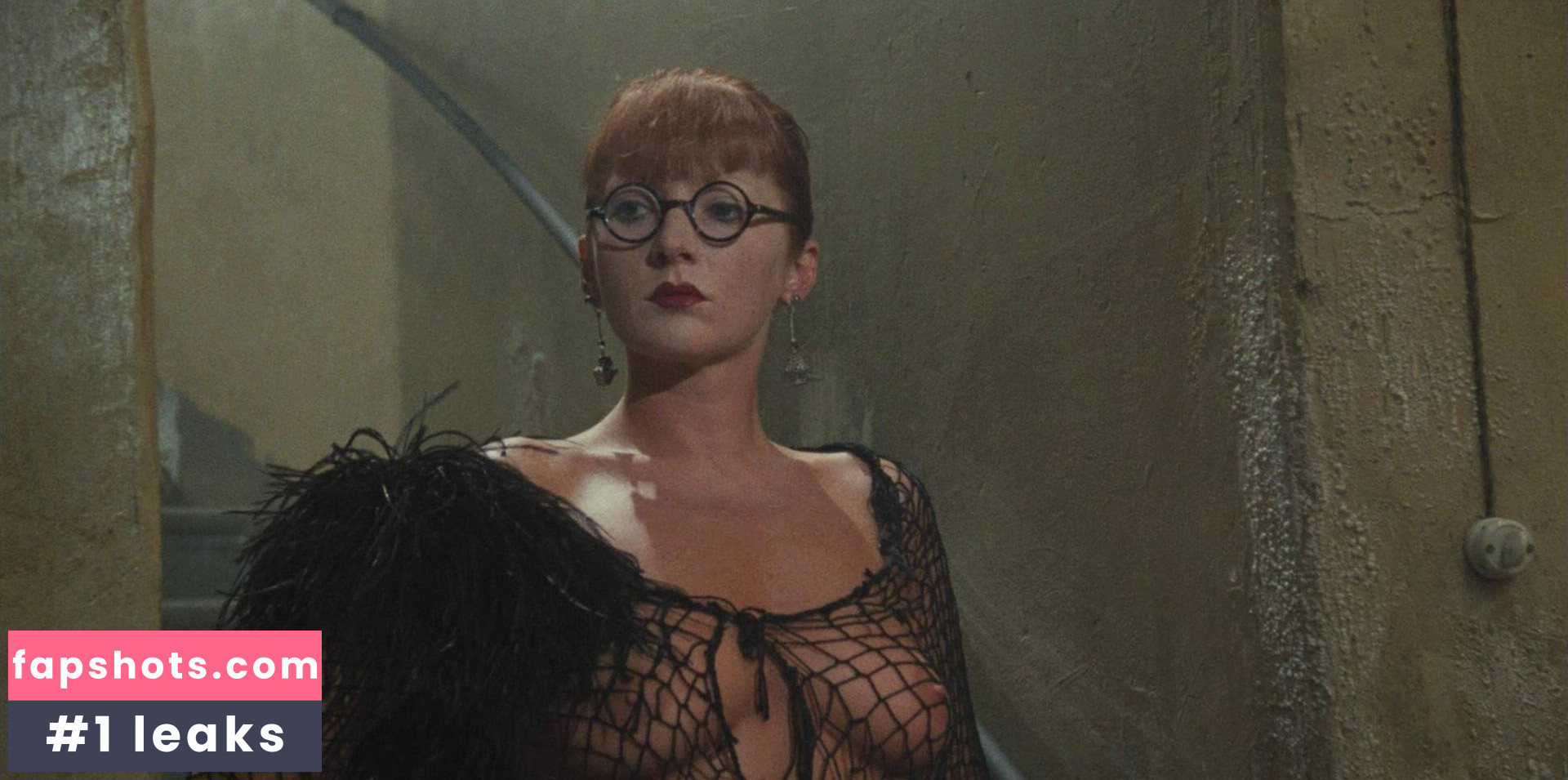 Stéphanie Loïk gallery photo #3