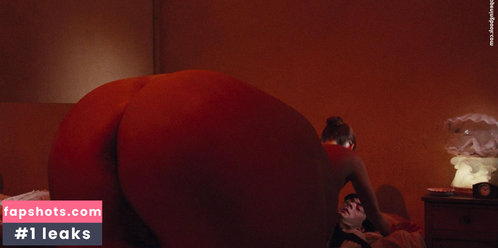 Stéphanie Loïk gallery photo #7