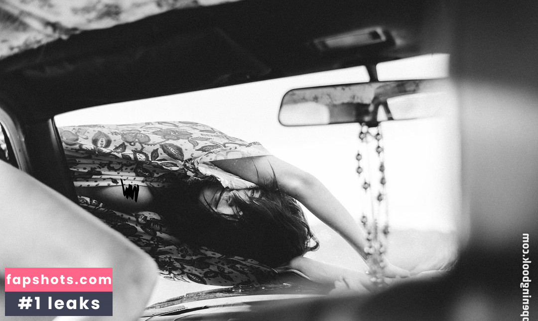 Stephanie Moore gallery photo #34