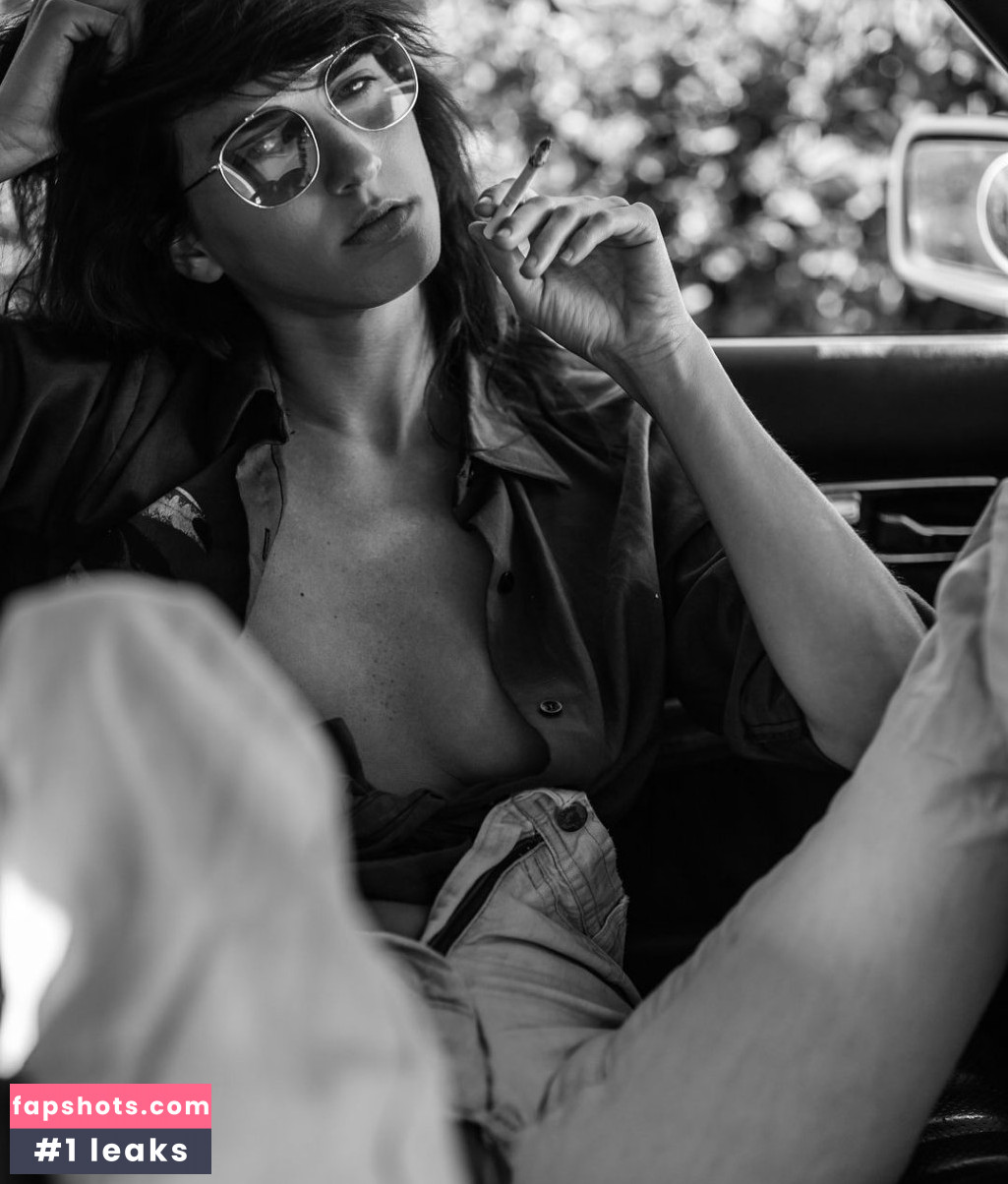 Stephanie Moore gallery photo #43