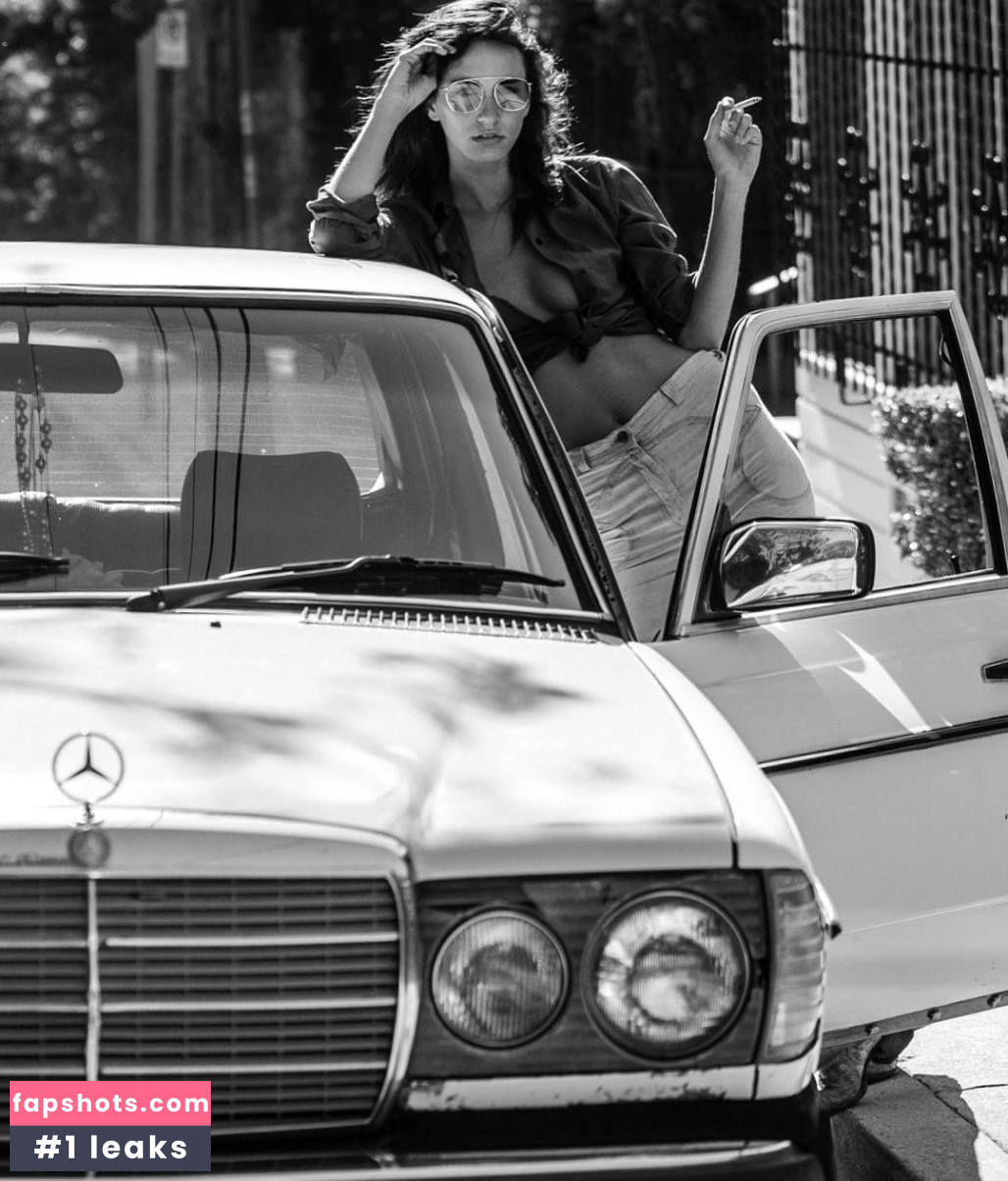 Stephanie Moore gallery photo #62