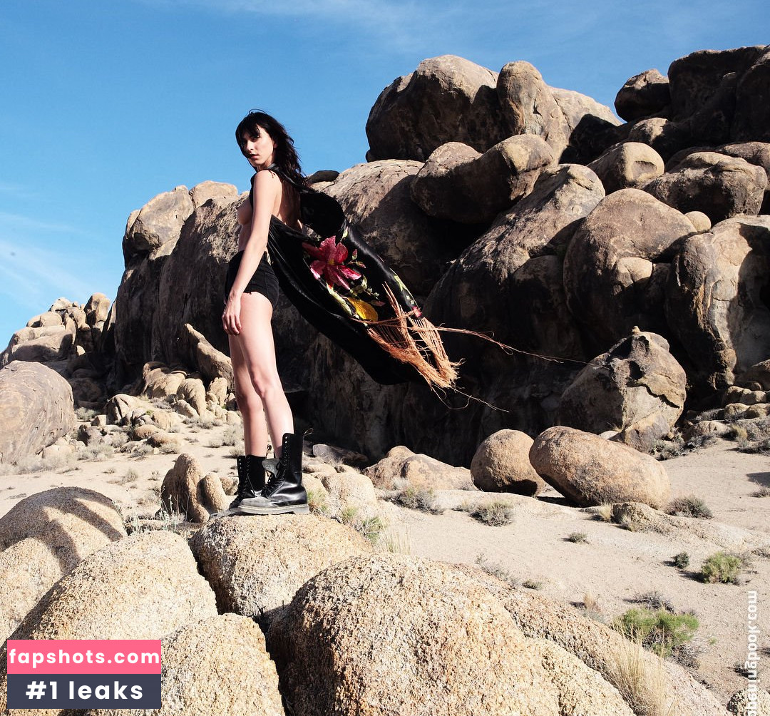 Stephanie Moore gallery photo #69