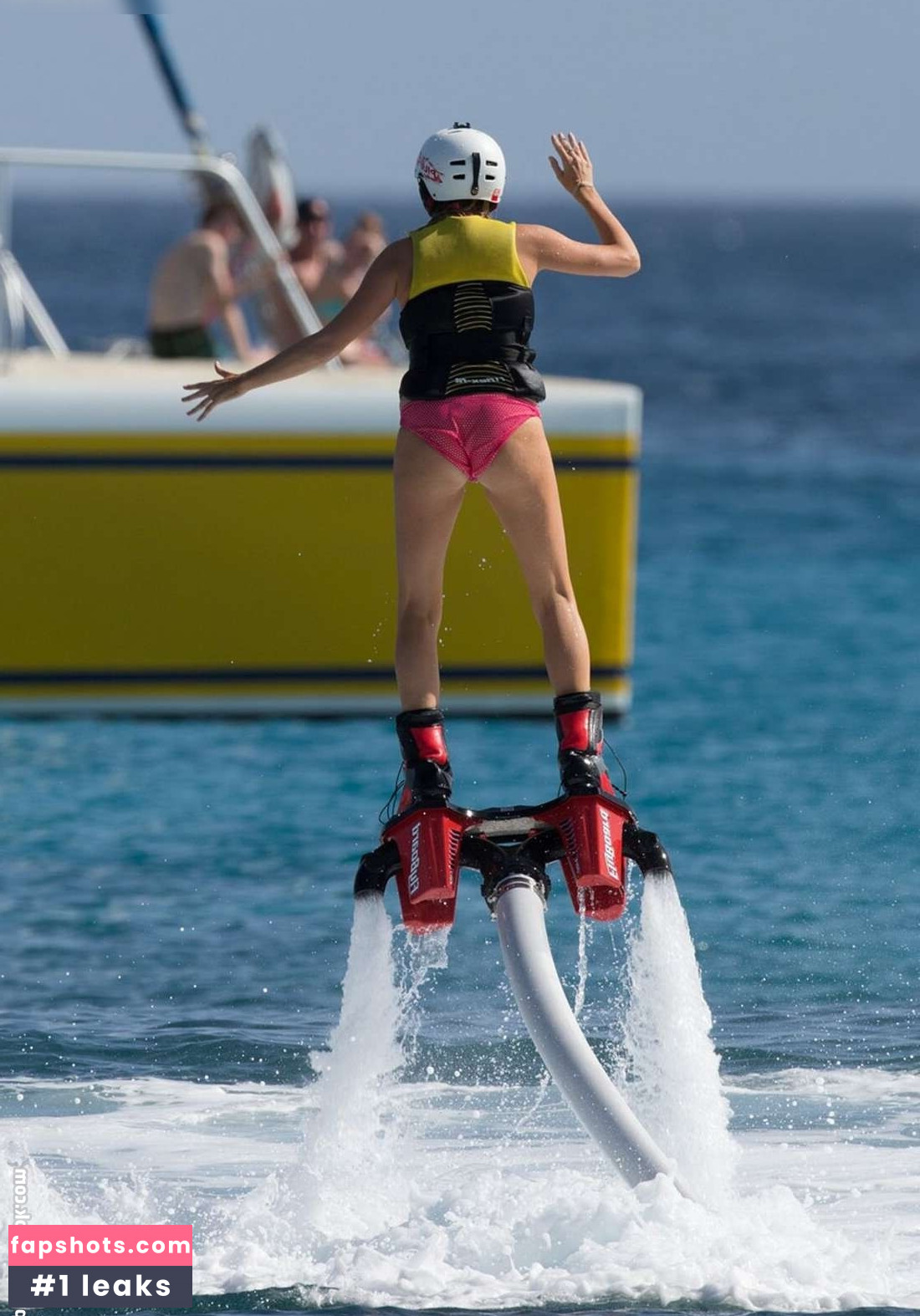 Stephanie Pratt gallery photo #6