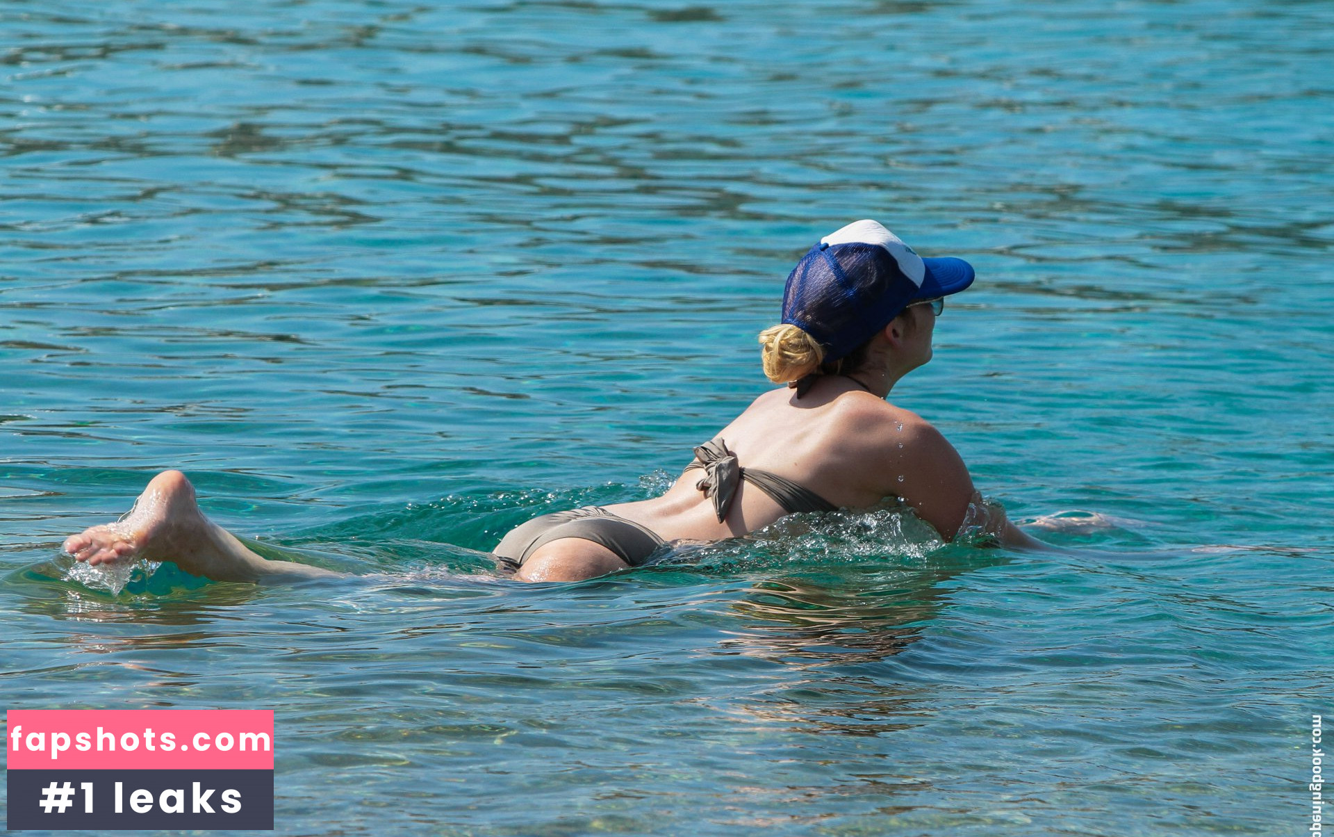 Stephanie Pratt gallery photo #54