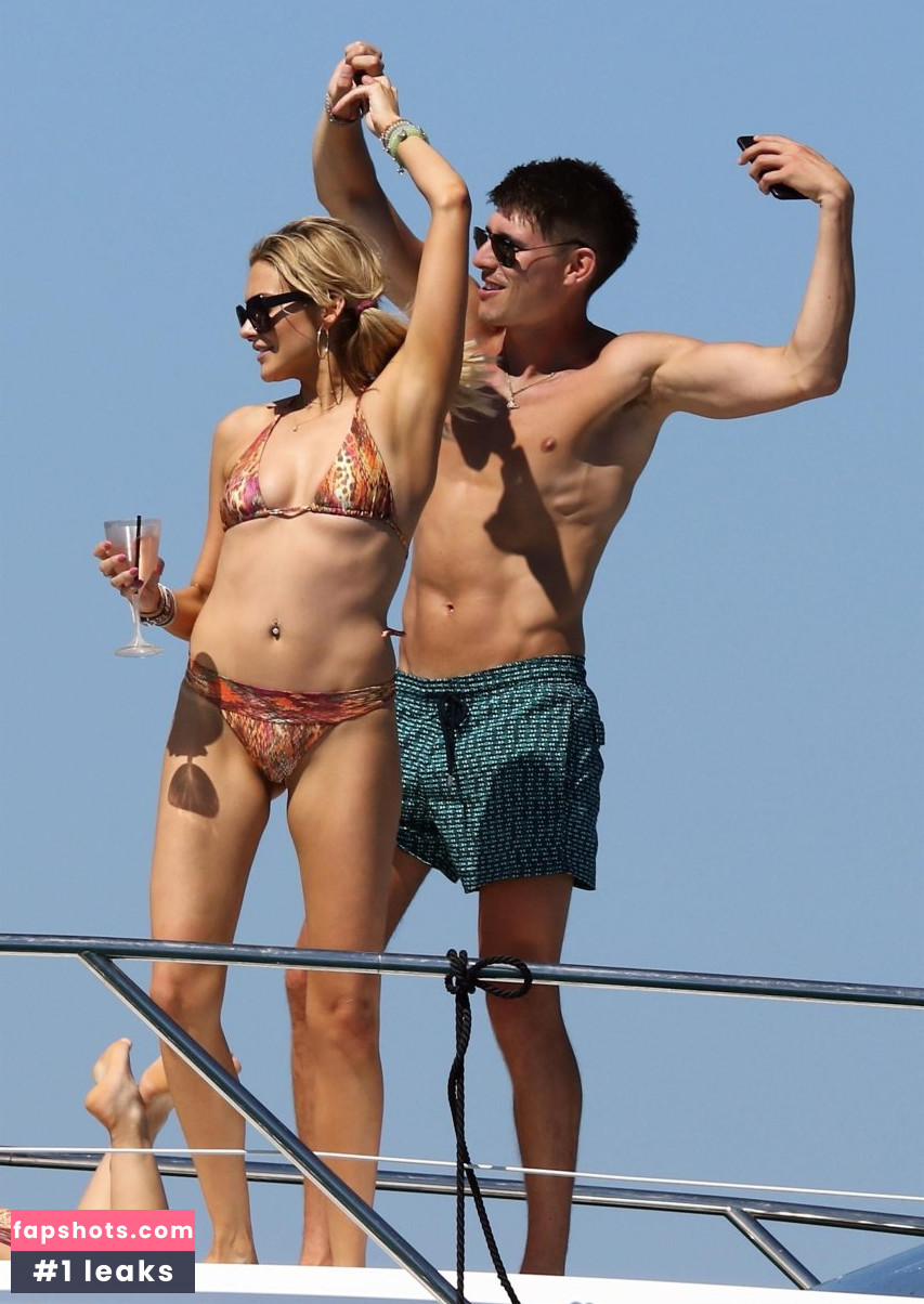 Stephanie Pratt gallery photo #75