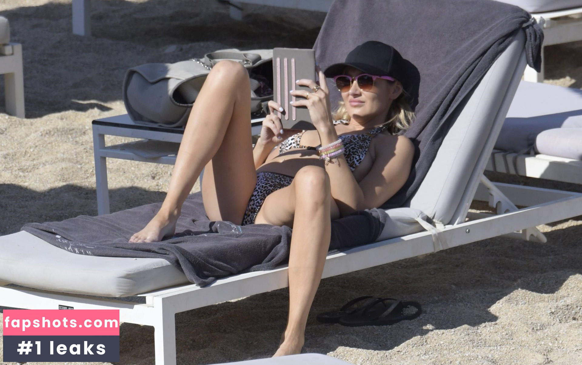 Stephanie Pratt gallery photo #86