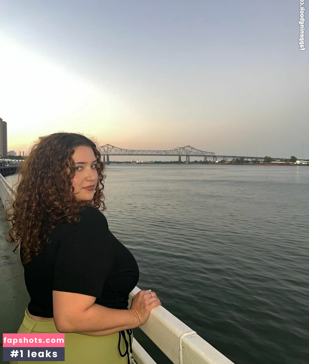 Stephanie Sangster gallery photo #16