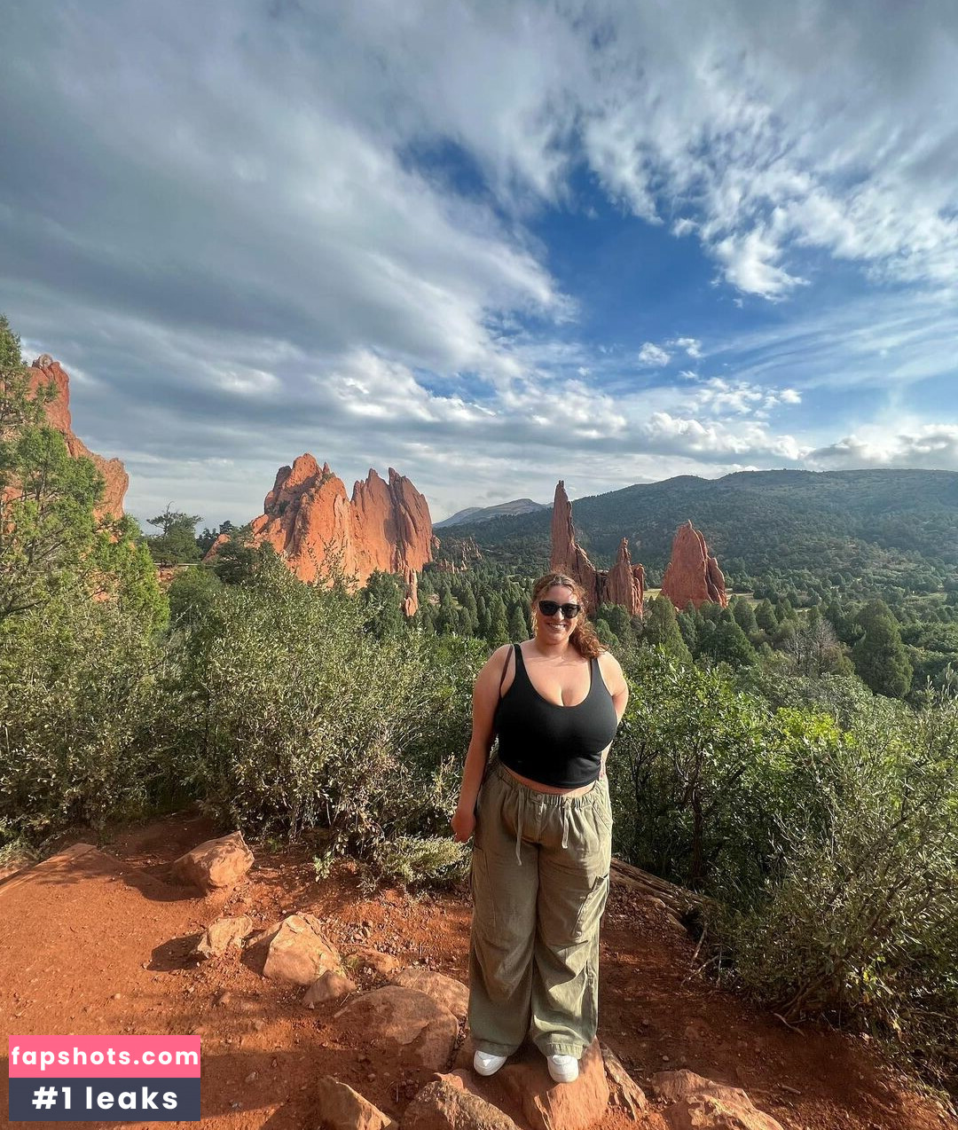 Stephanie Sangster gallery photo #17