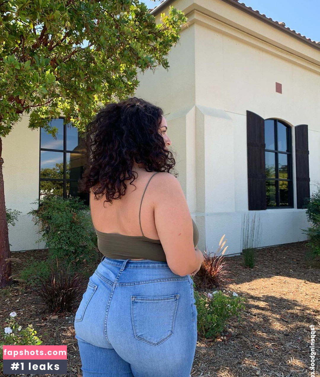 Stephanie Sangster gallery photo #19