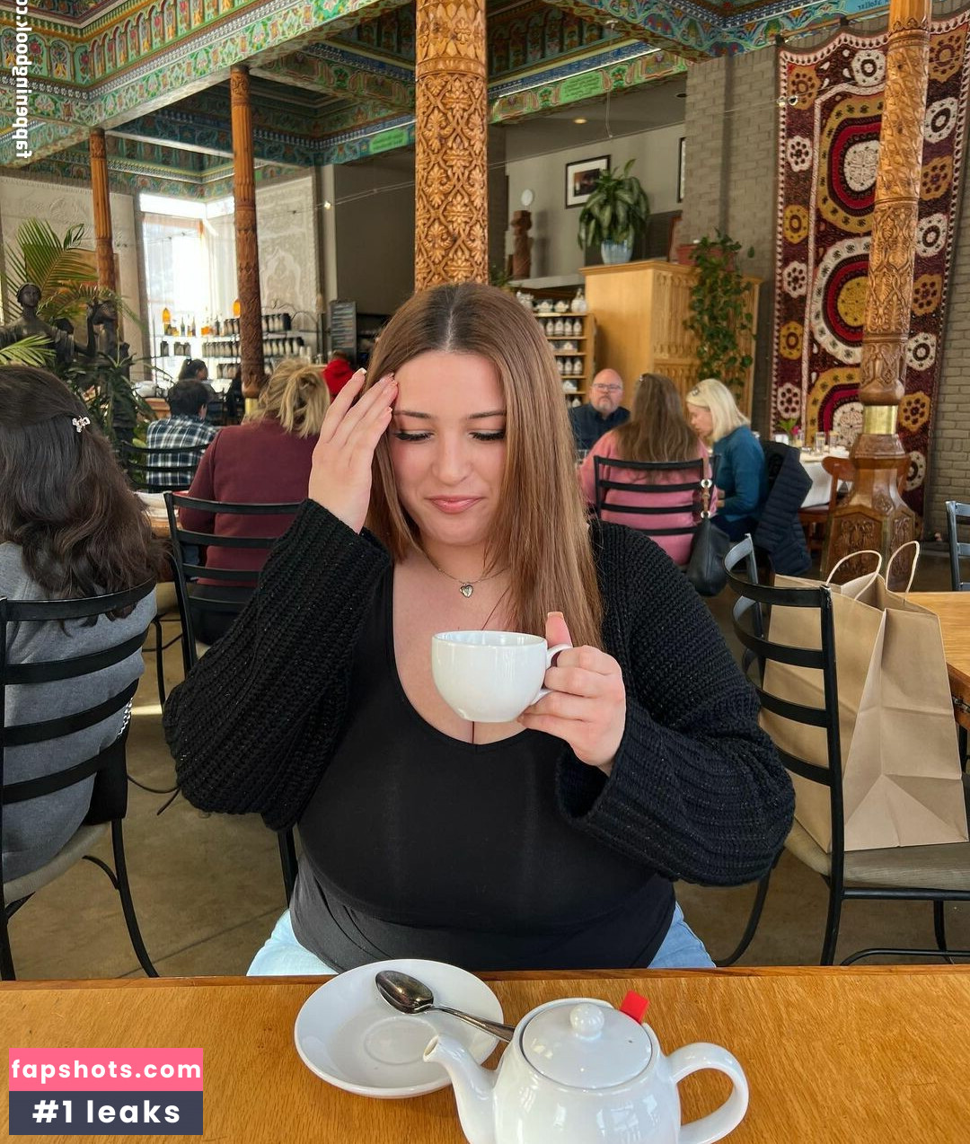 Stephanie Sangster gallery photo #4