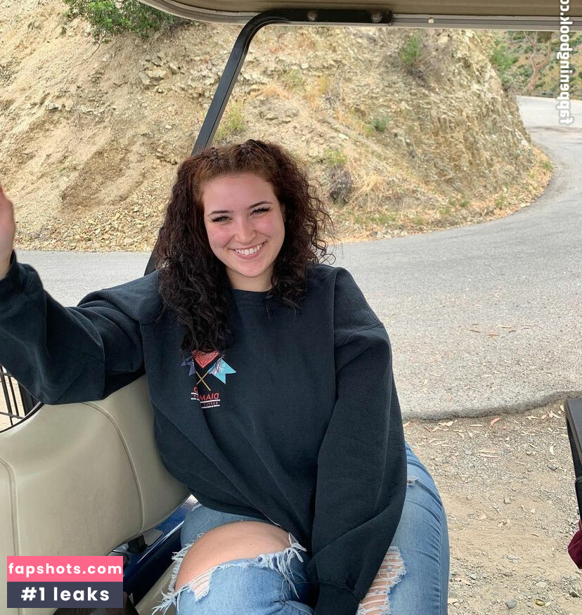 Stephanie Sangster gallery photo #7