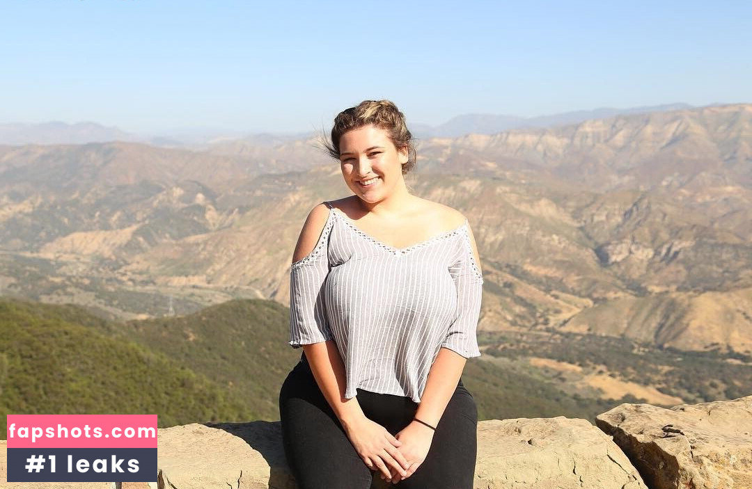 Stephanie Sangster gallery photo #9