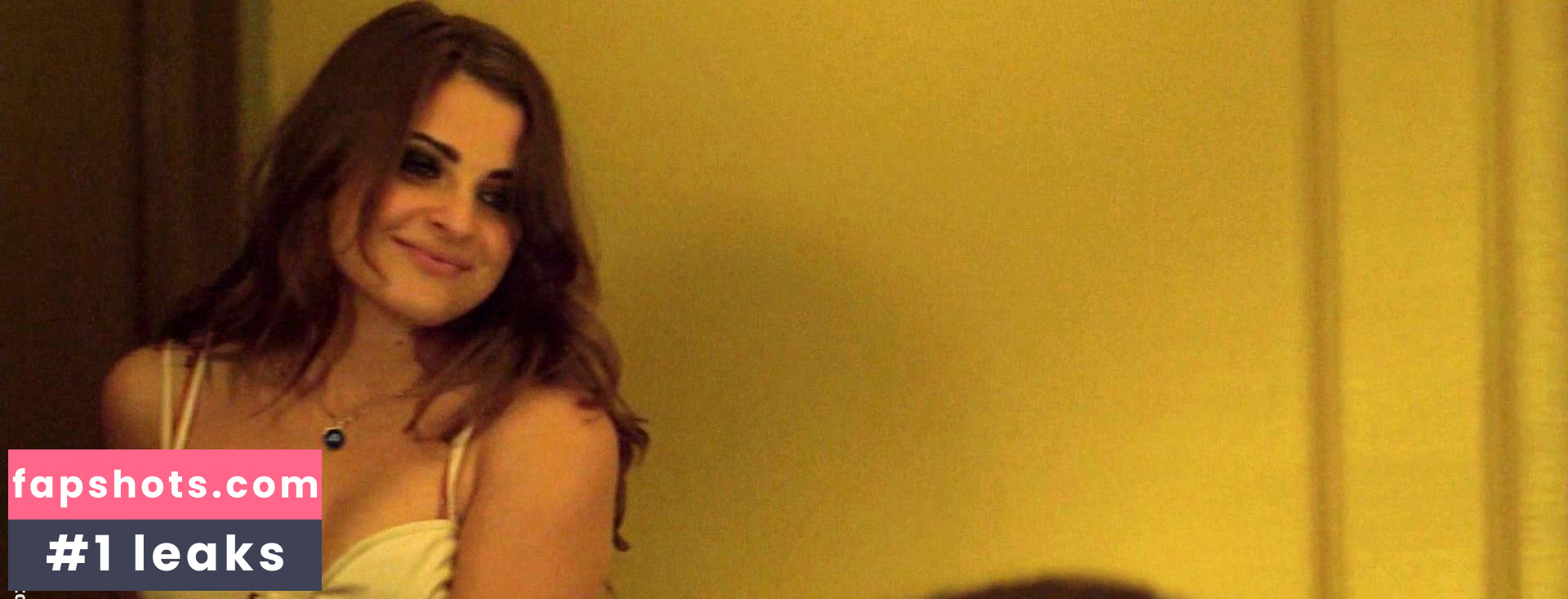 Stephanie Simbari gallery photo #4