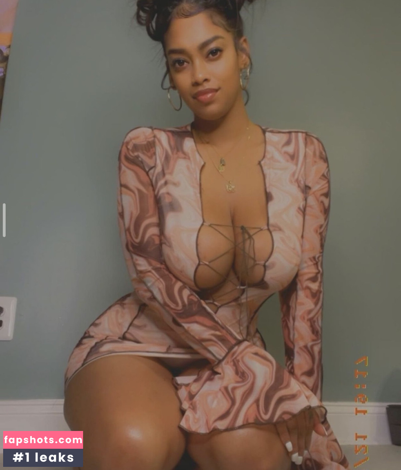 Stephanie Singh gallery photo #6