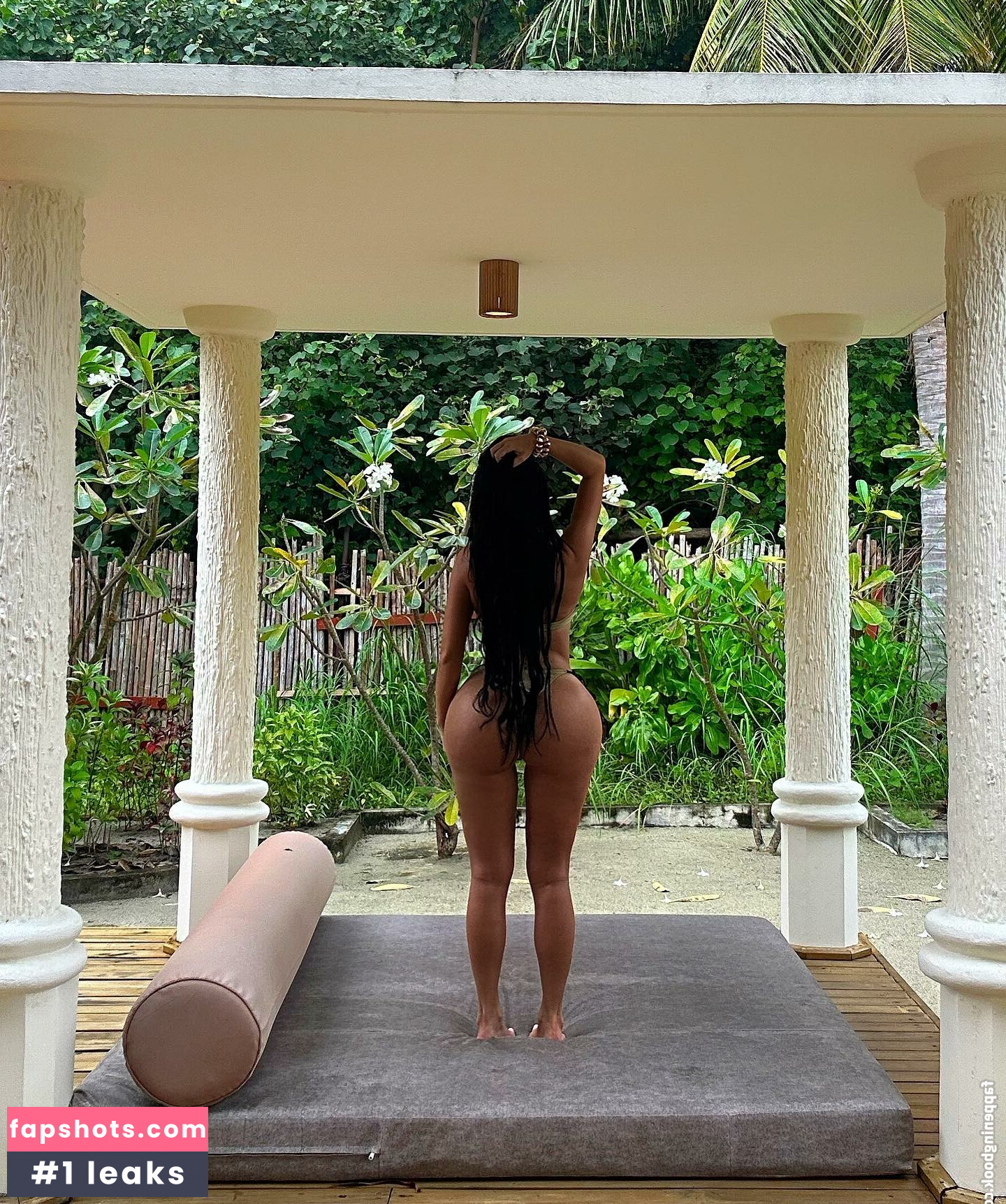 Stephanie Symonds gallery photo #14