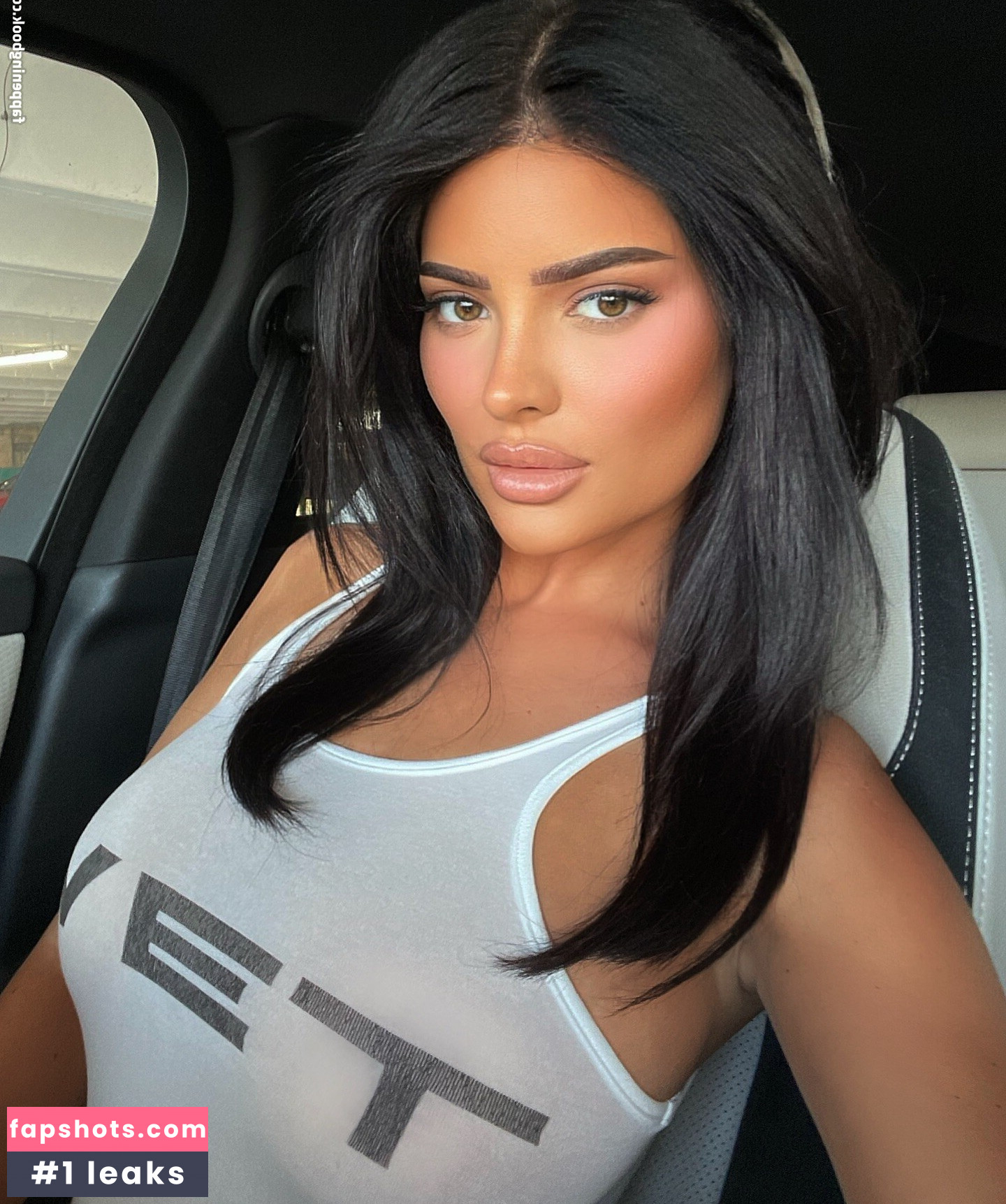 Stephanie Symonds gallery photo #8