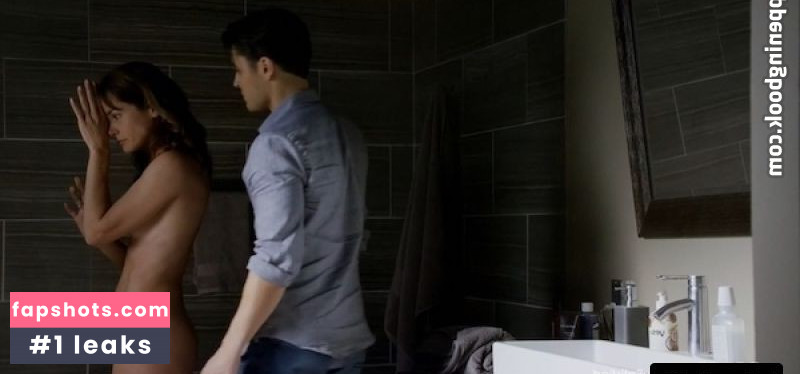 Stephanie Szostak gallery photo #21