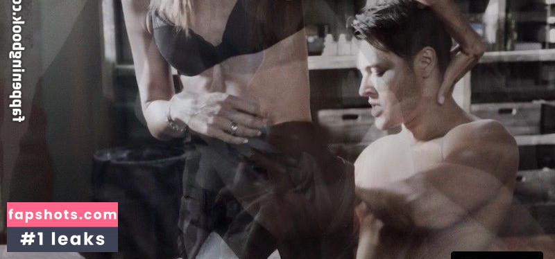 Stephanie Szostak gallery photo #24