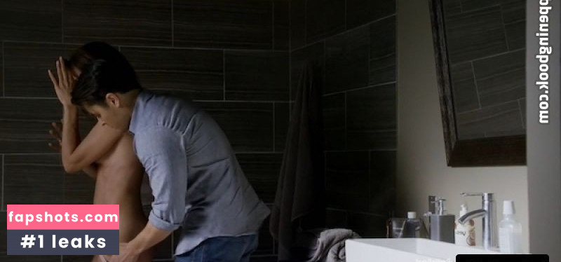 Stephanie Szostak gallery photo #35