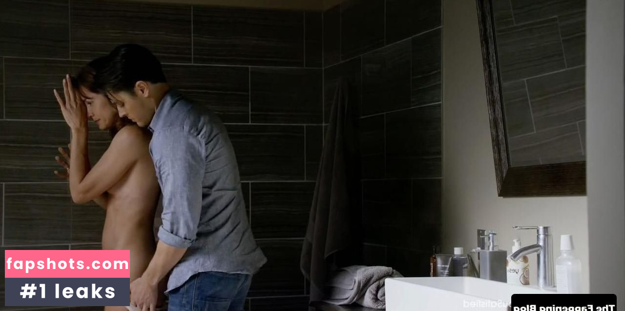 Stephanie Szostak nude babe gallery