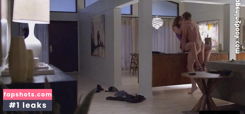 Stephanie Szostak gallery photo #5