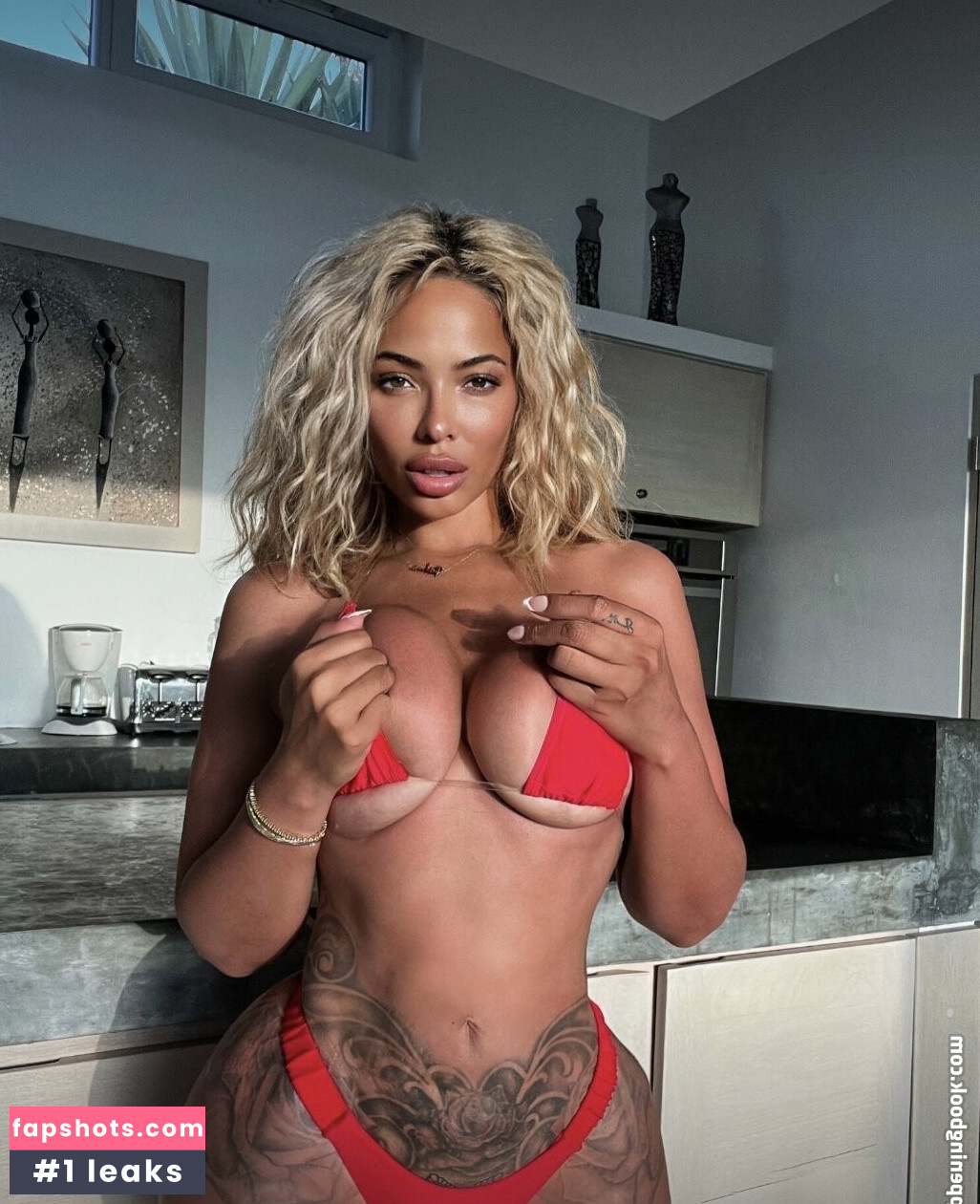 Stephaniesantiago gallery photo #3