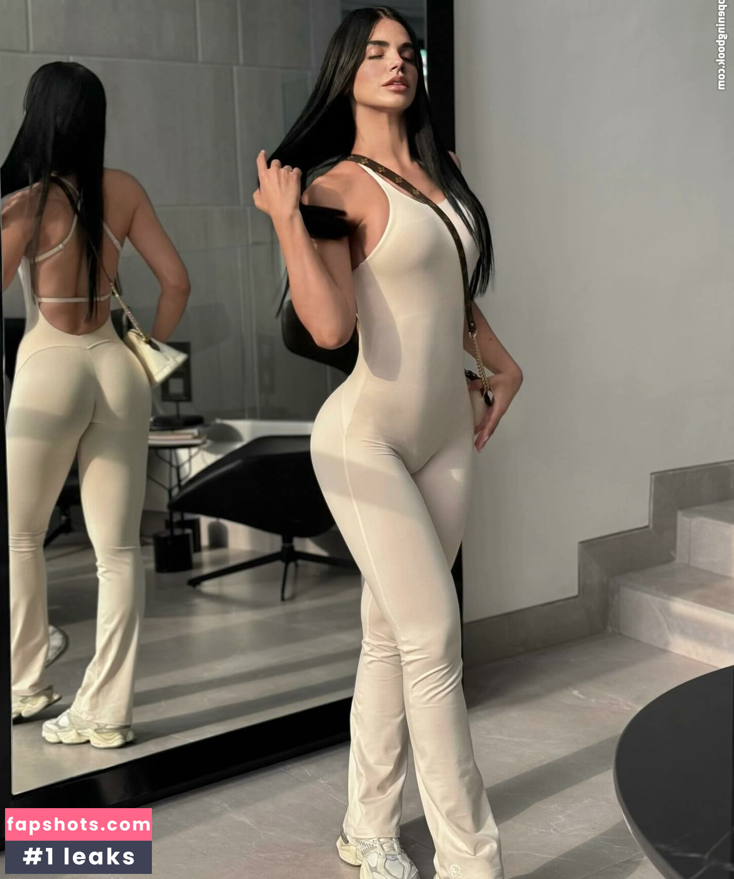 Stephany Gonzalez gallery photo #12