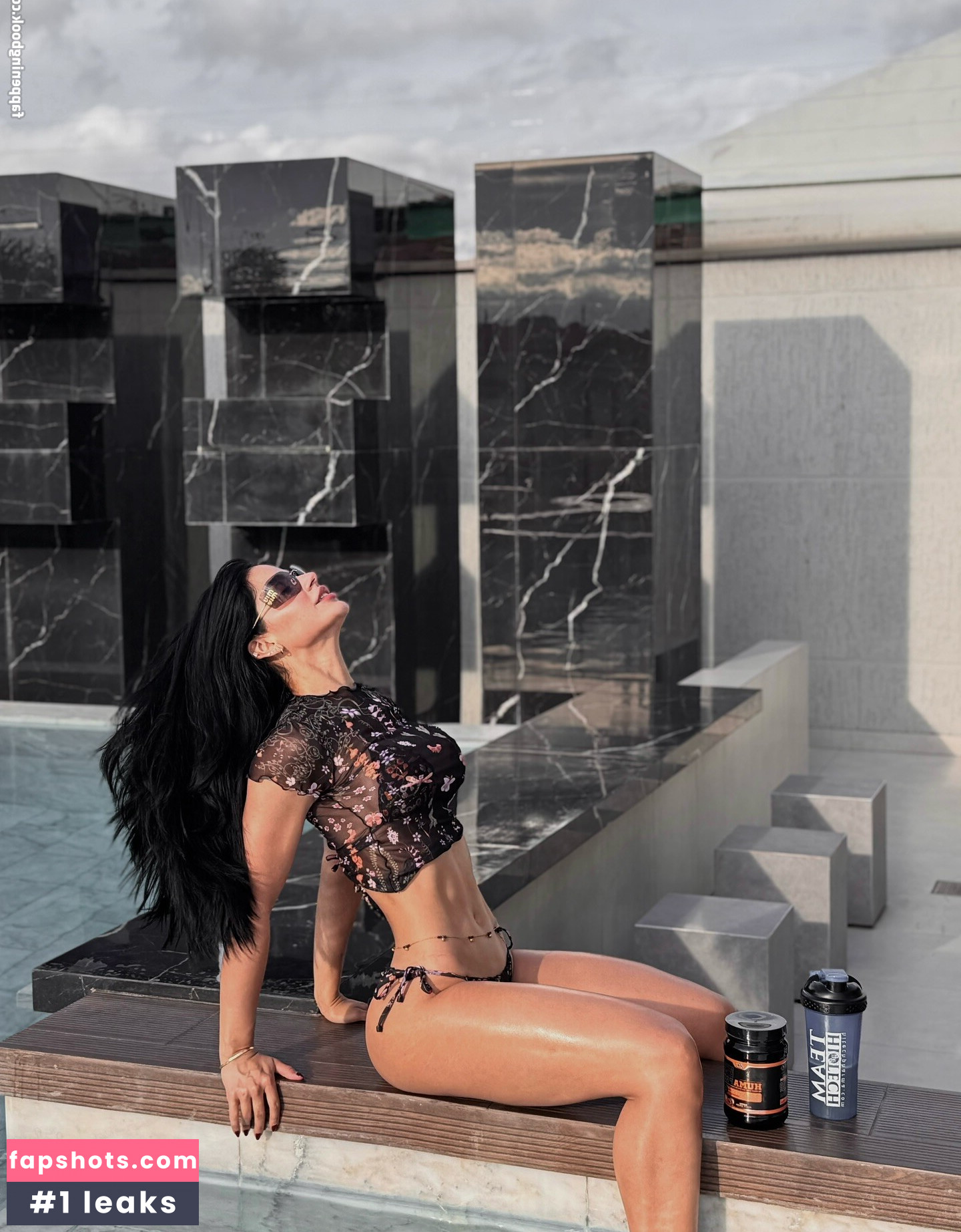 Stephany Gonzalez gallery photo #3