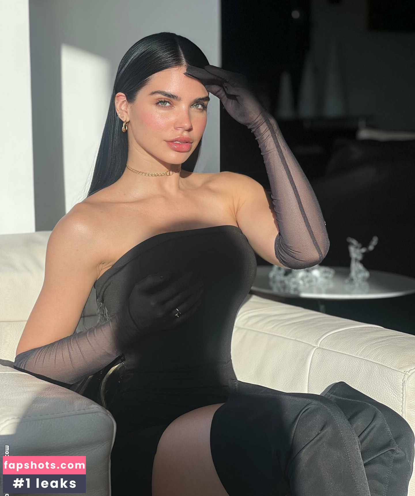 Stephany Gonzalez gallery photo #22