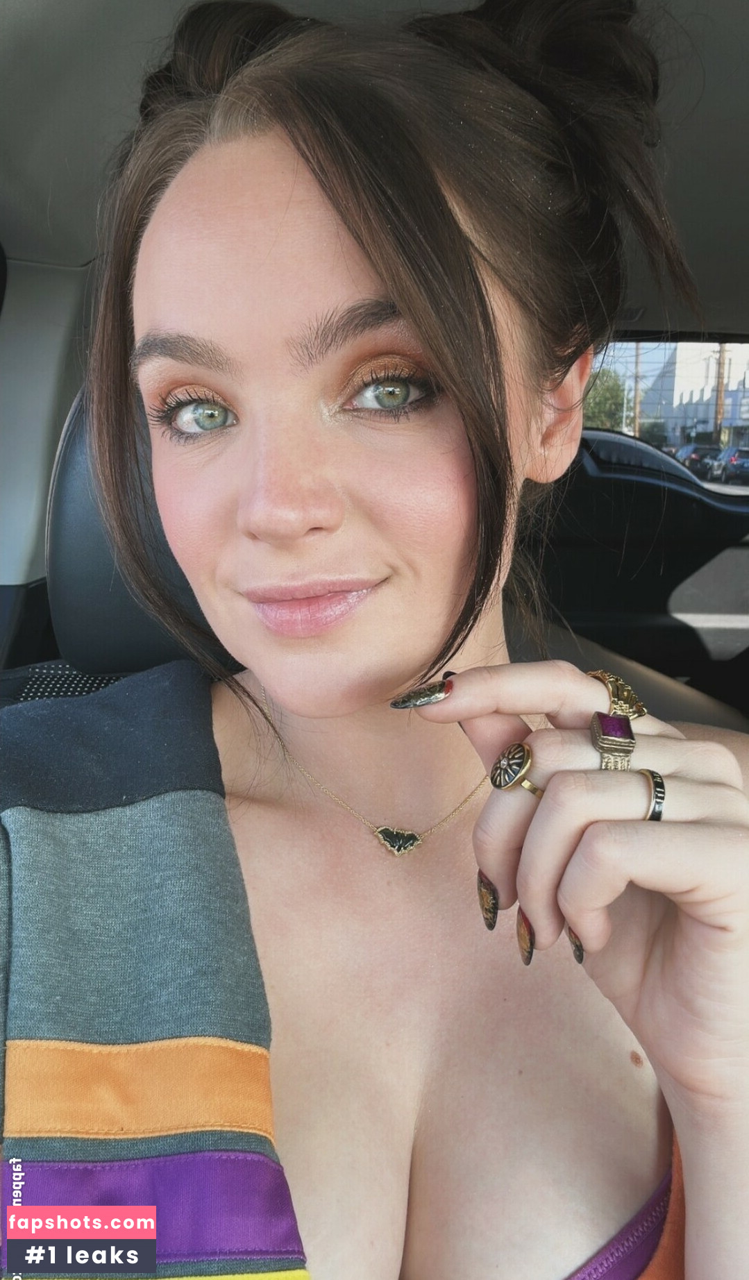 Stevie Lynn Jones gallery photo #4