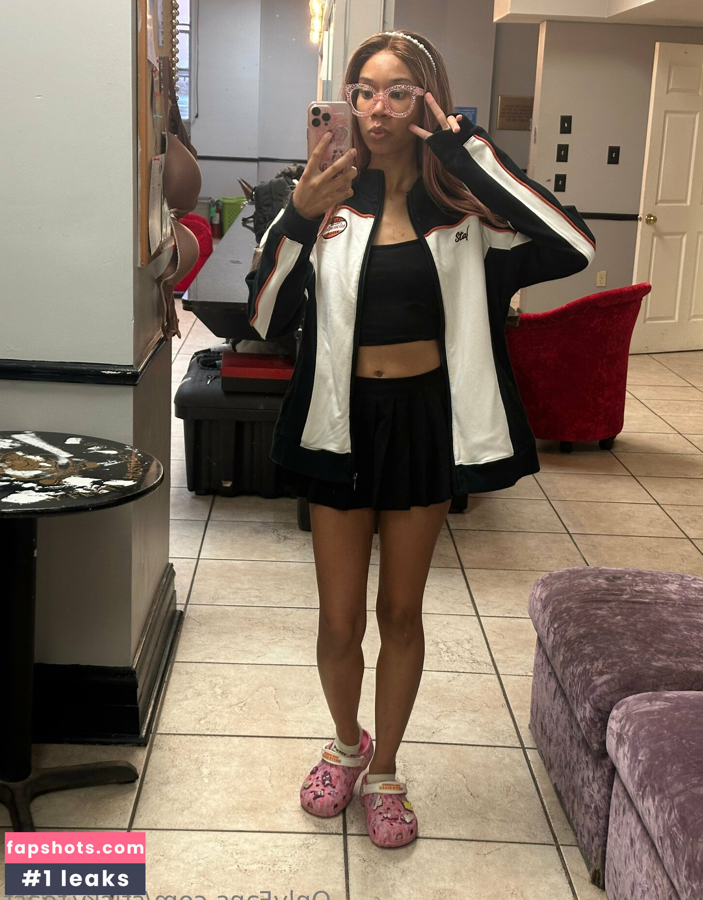 sticky.toast nude babe gallery