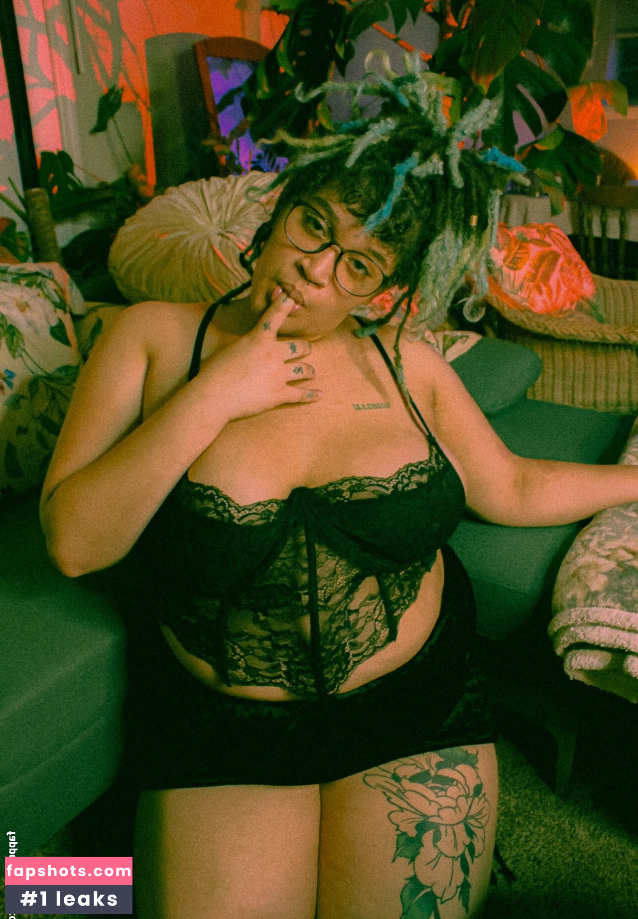 StickyEmpress gallery photo #11