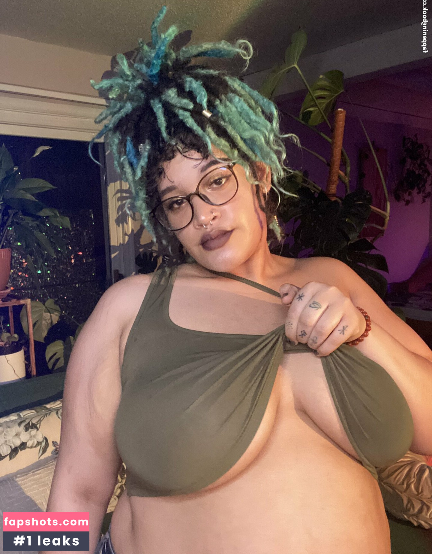 StickyEmpress gallery photo #21