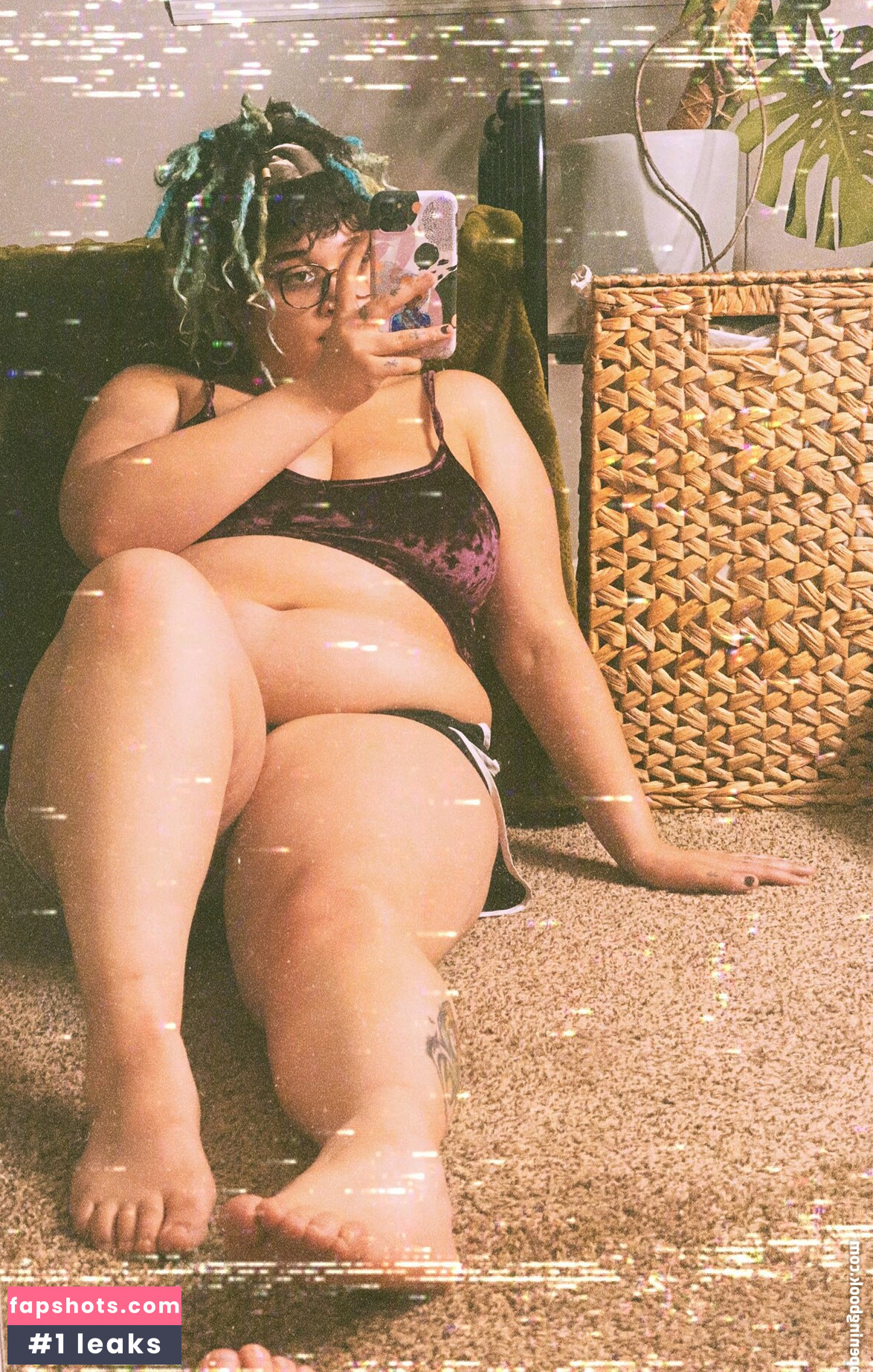 StickyEmpress gallery photo #5