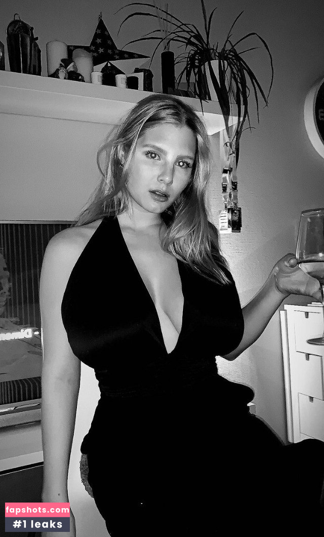 Stina gallery photo #8