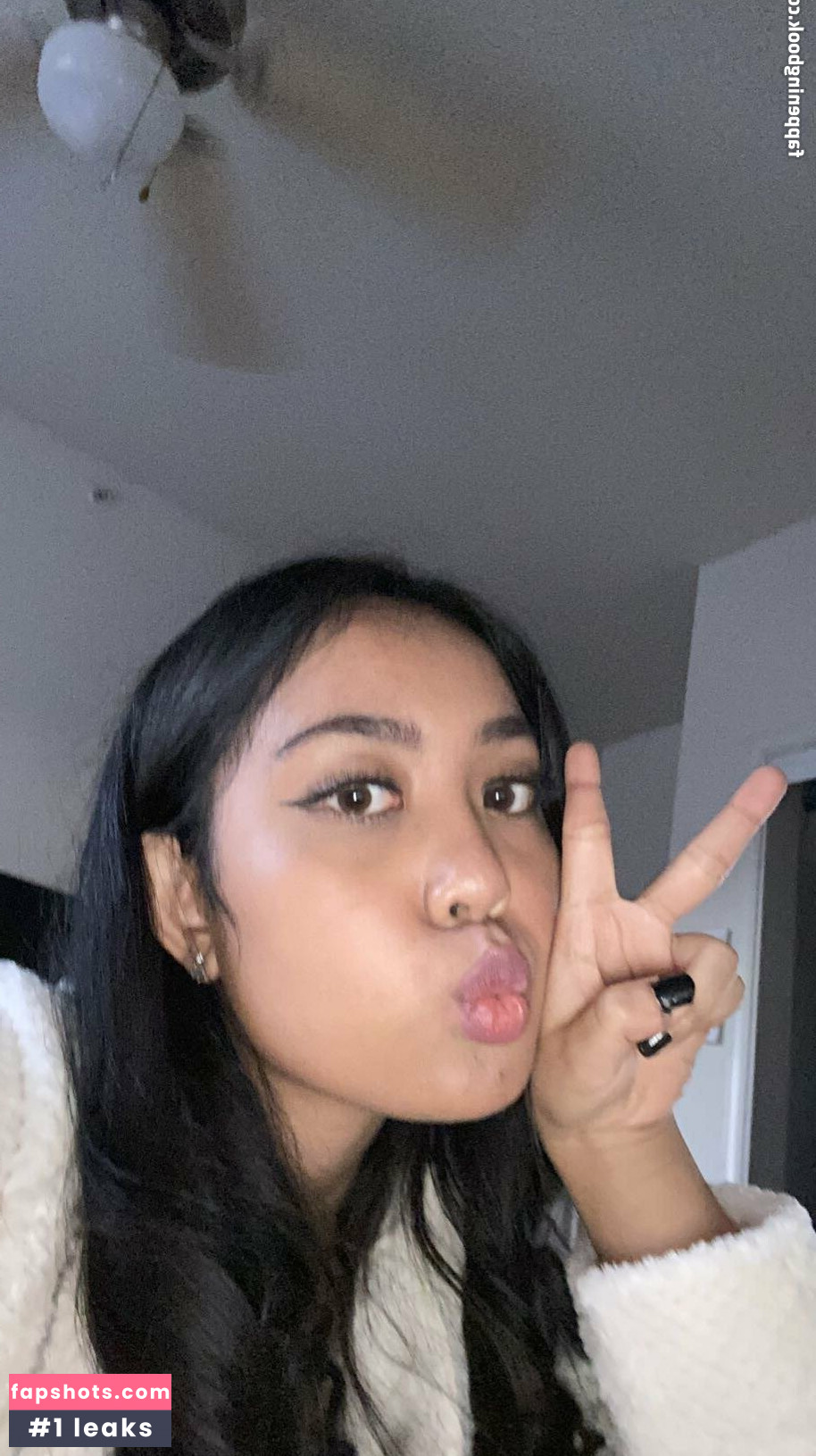 str6wberrry nude babe gallery