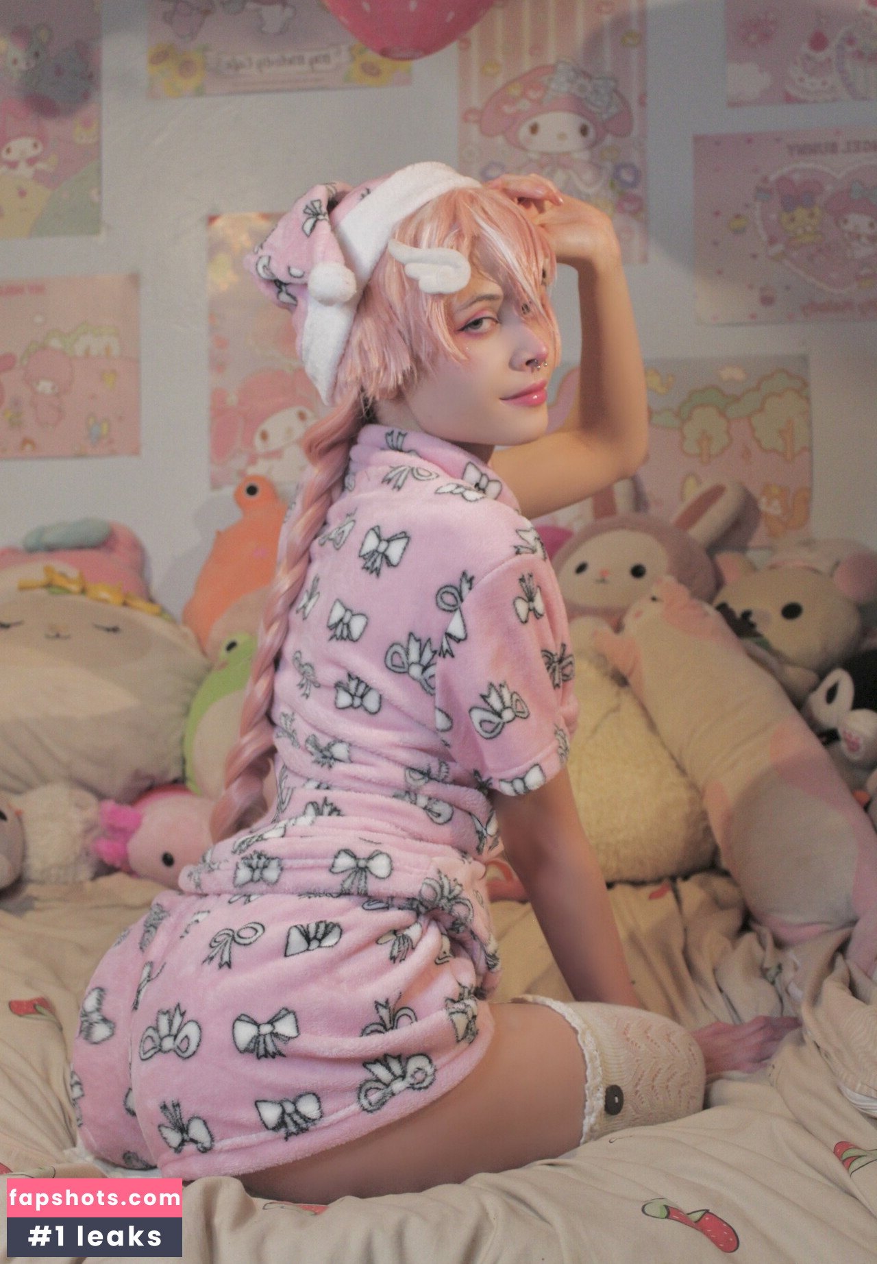 Strawbabyboy gallery photo #4