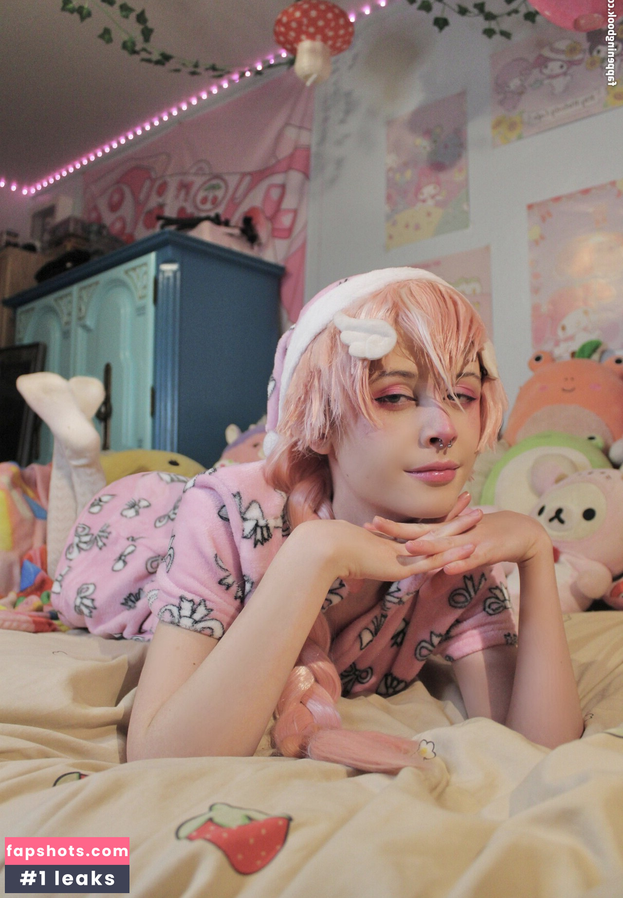 Strawbabyboy gallery photo #5