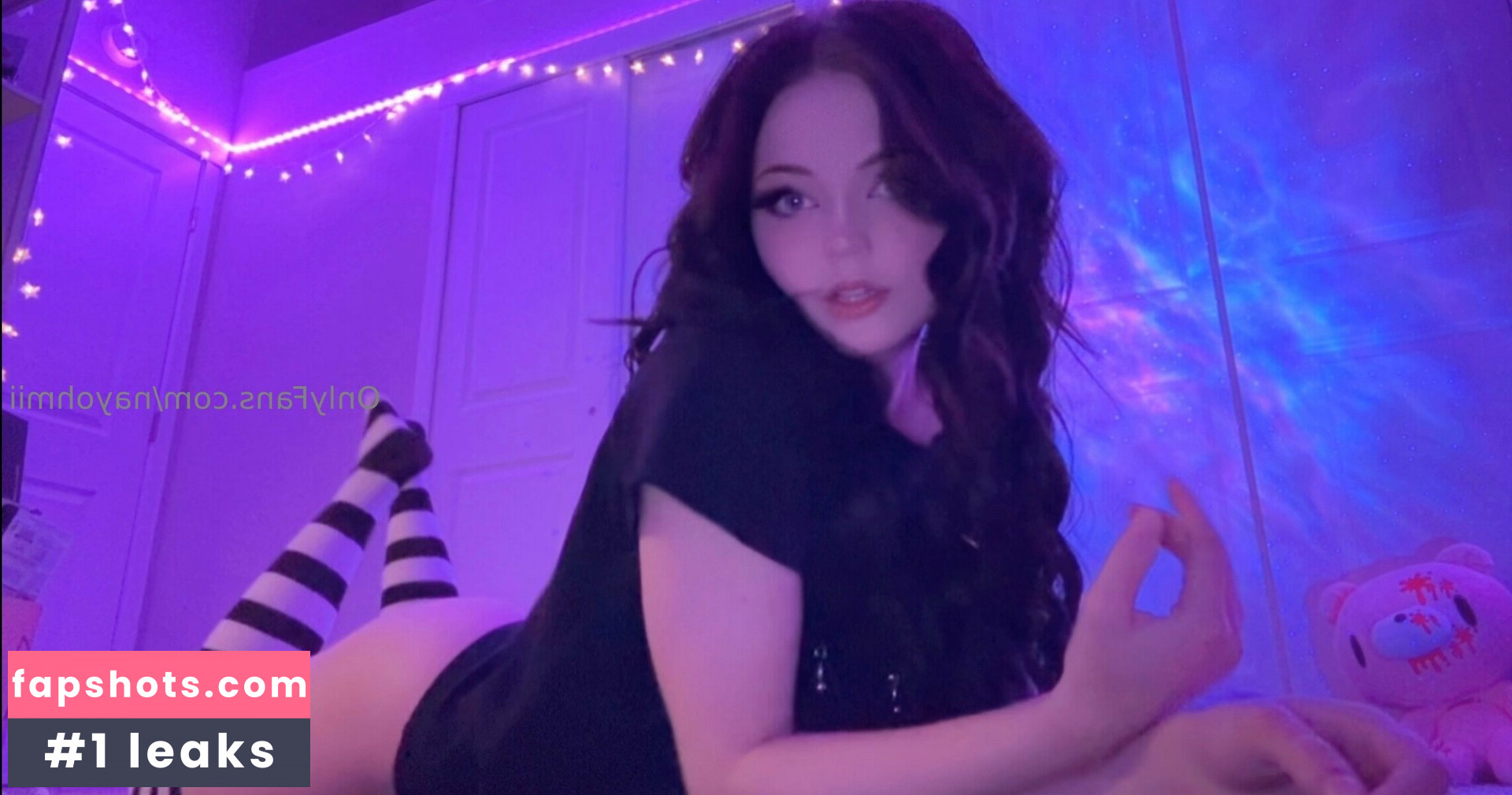 Strawbeariemilkk gallery photo #25