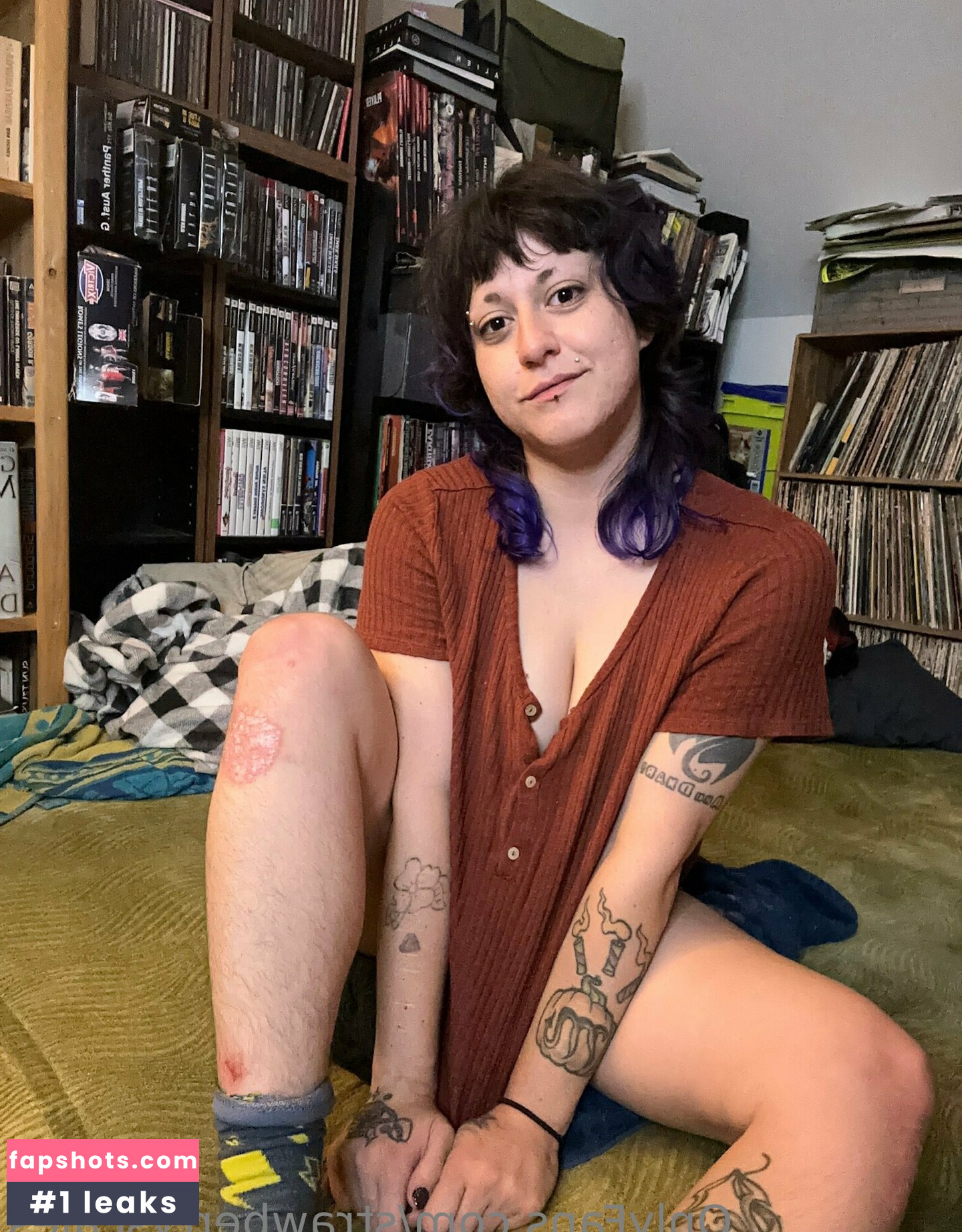 strawberryscales gallery photo #4