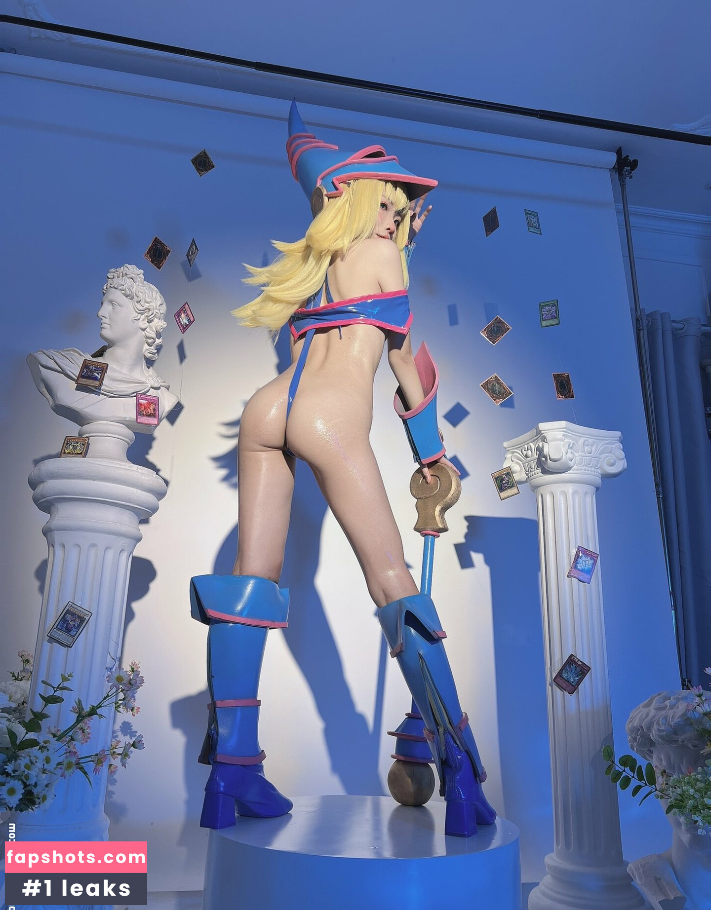 Strawie gallery photo #2