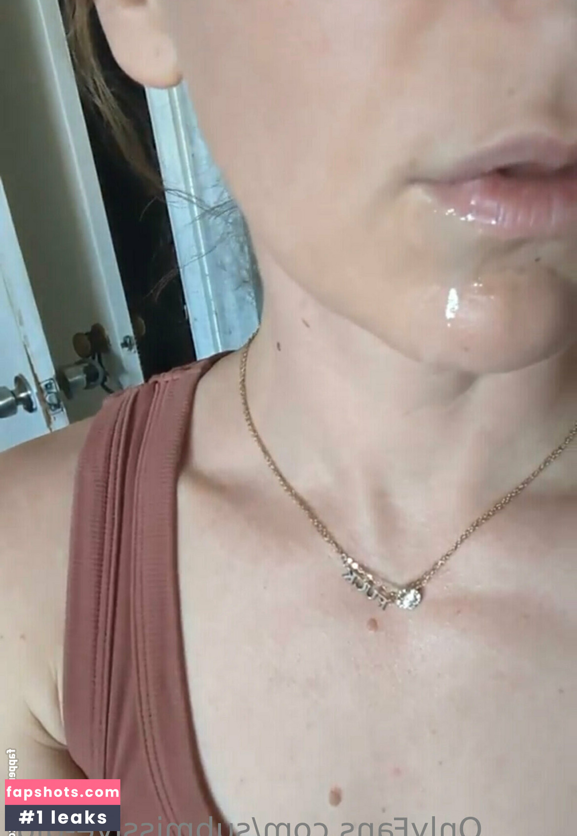 submissive-gigi gallery photo #23