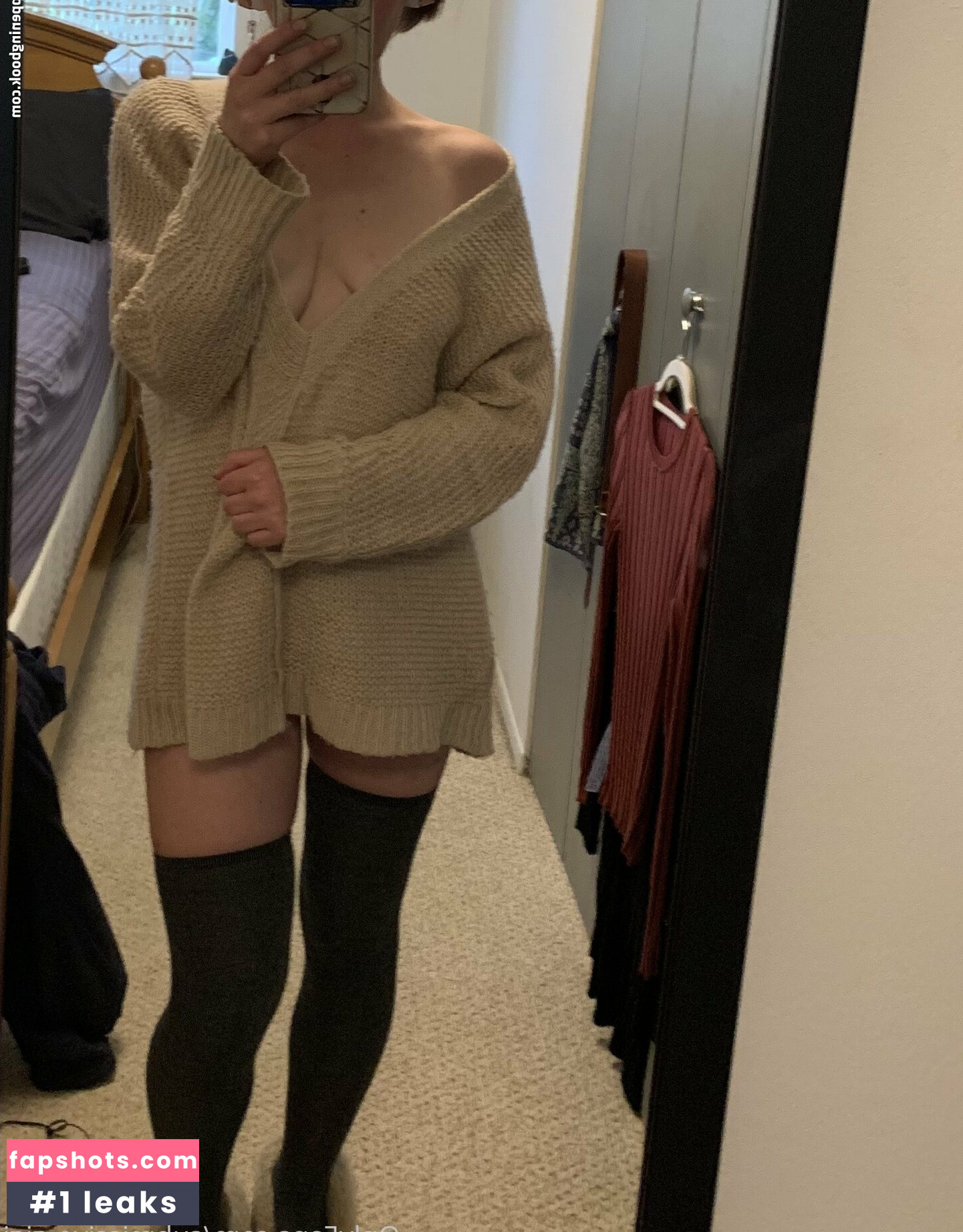 submissive-gigi gallery photo #8