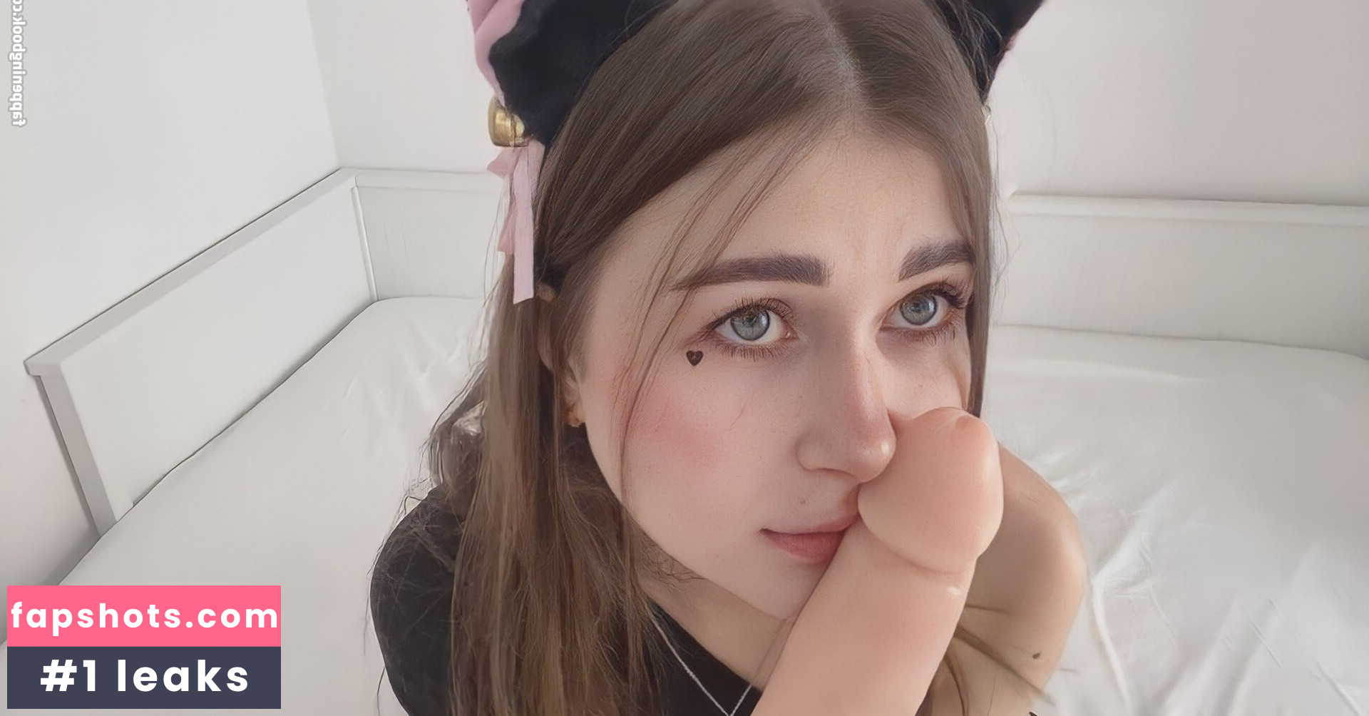 SuccubusNya gallery photo #25