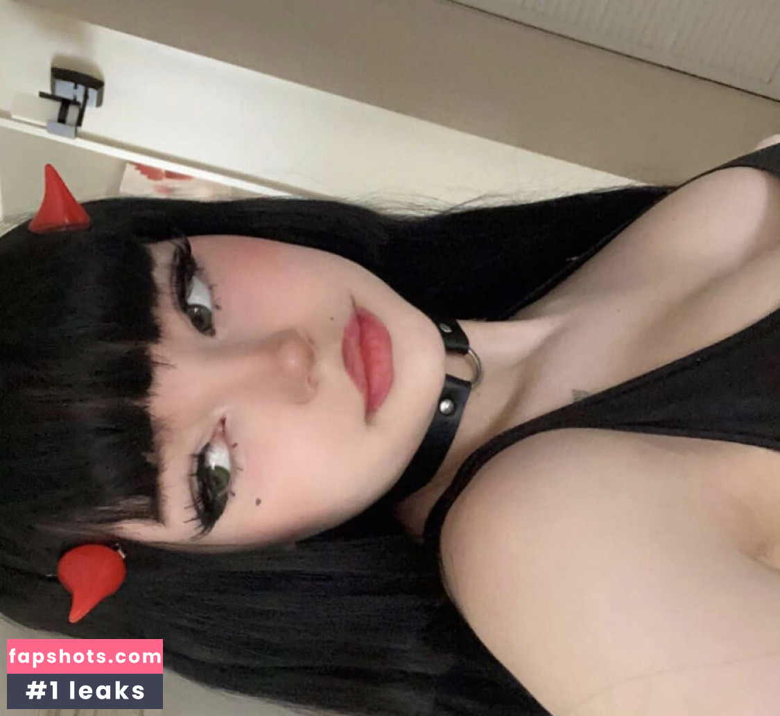 Succubuzza gallery photo #15