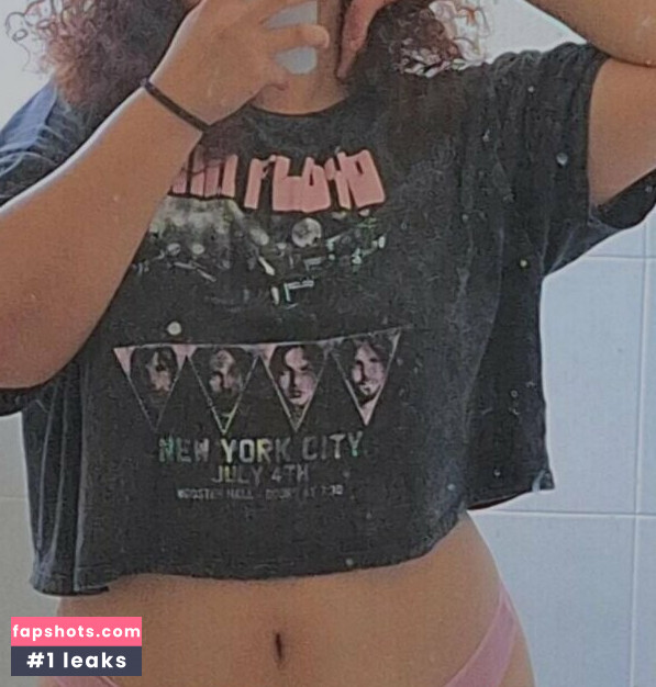 suciacs nude babe gallery